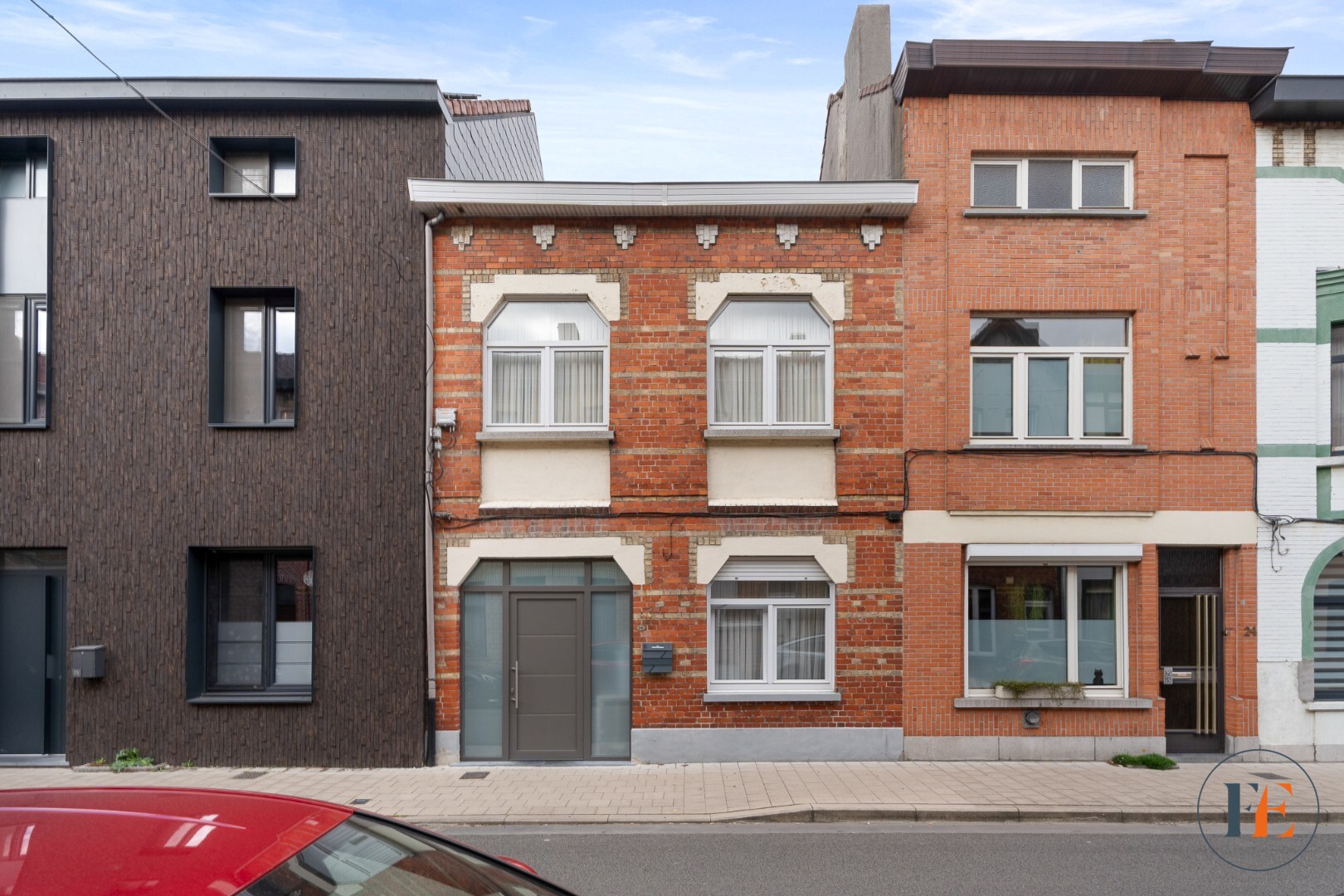 Instapklare eengezinswoning  in de Bloemekenswijk met BEZOEKMOMENT op 17/1 