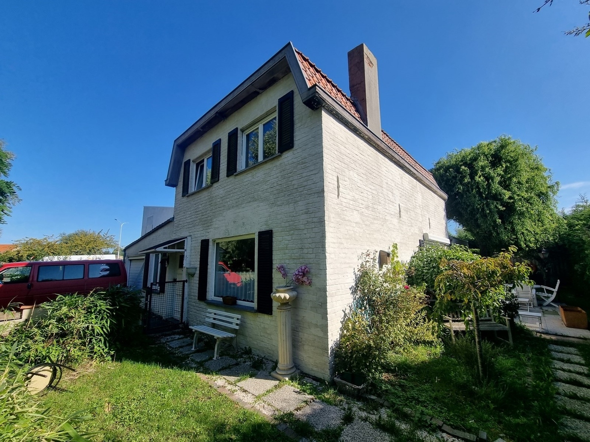 Zeer charmevolle, te renoveren woning te Weskapelle 