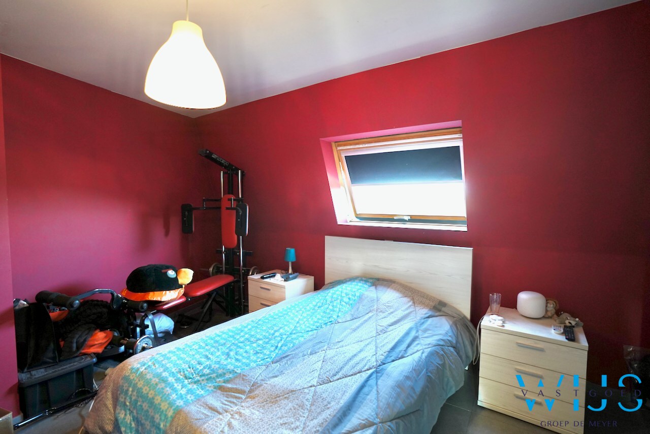 Super gezellig dakappartement met 1 slaapkamer in hartje Assenede ! 