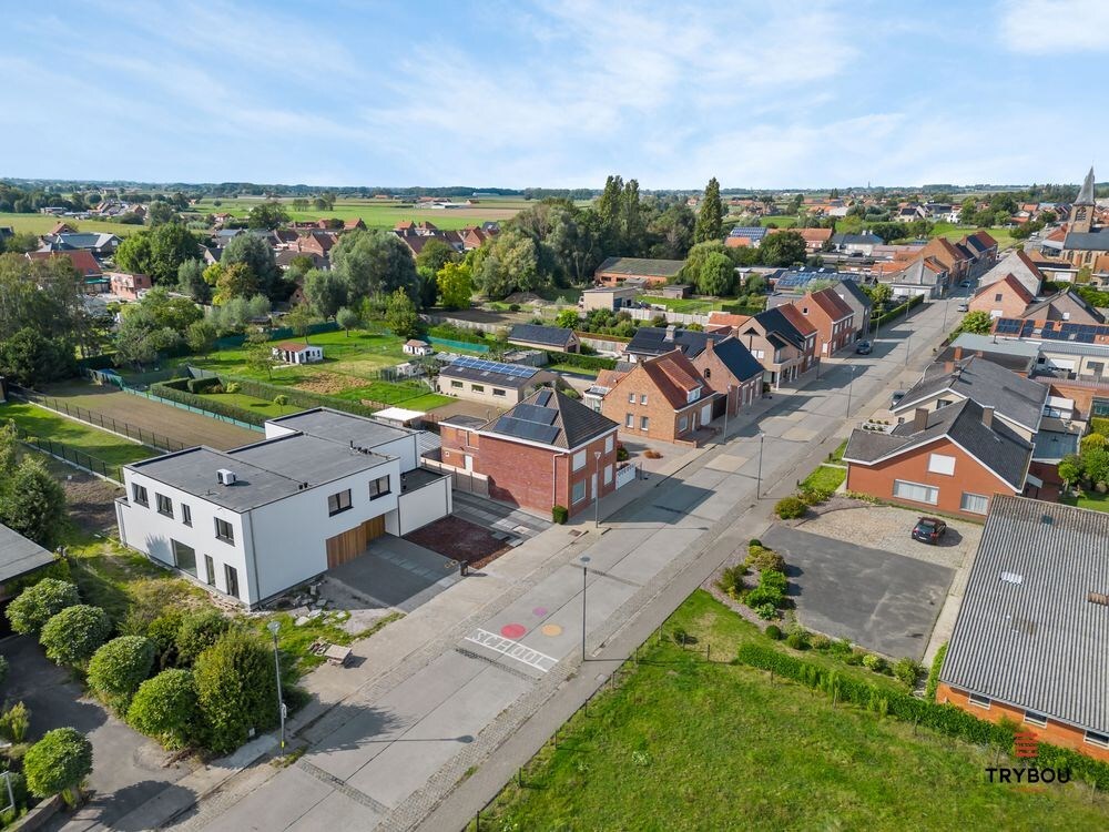 Moderne halfopen nieuwbouwwoning met 3 slaapkamers 