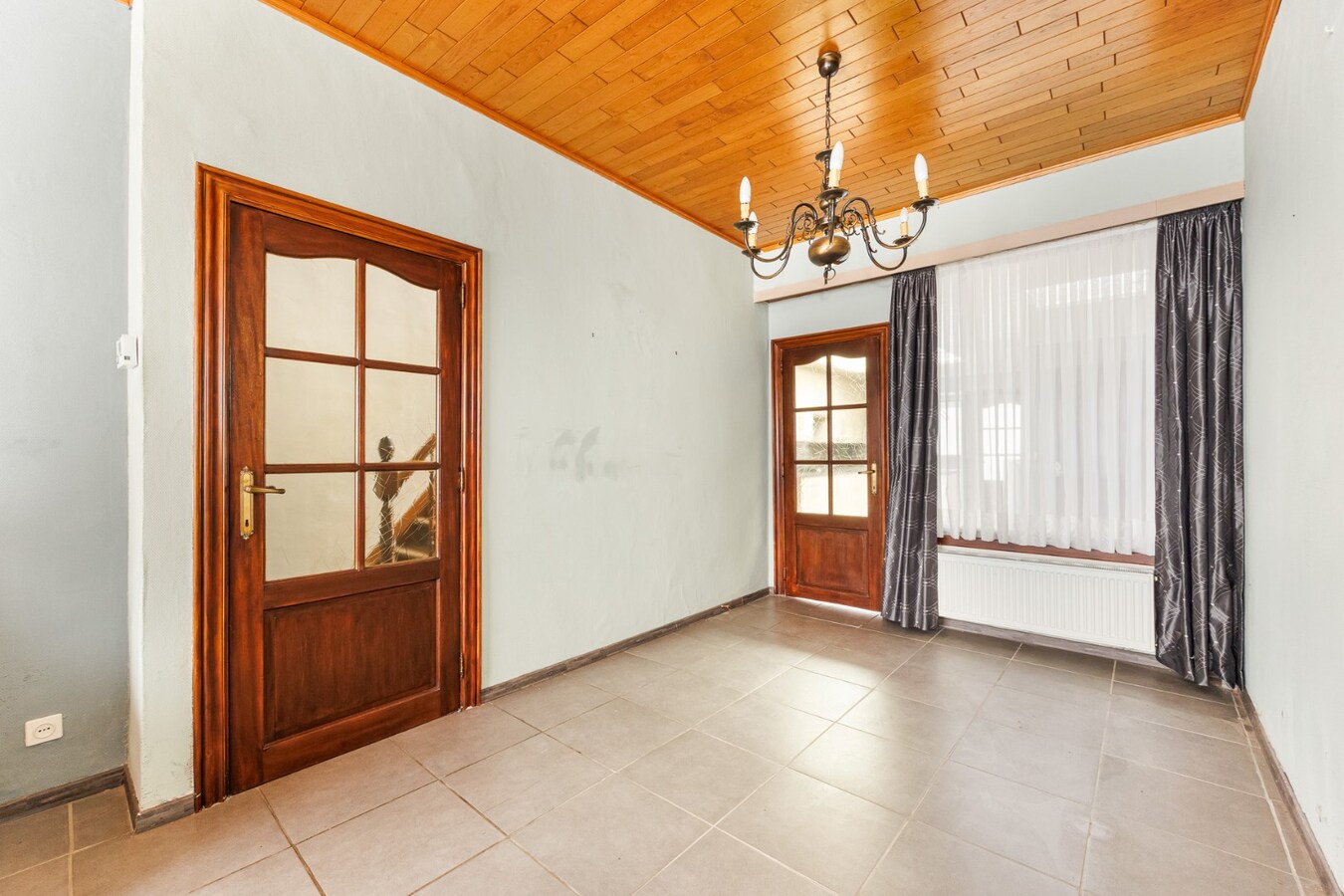 Te renoveren woning met 3 slpk en stadstuin te Hoboken! 