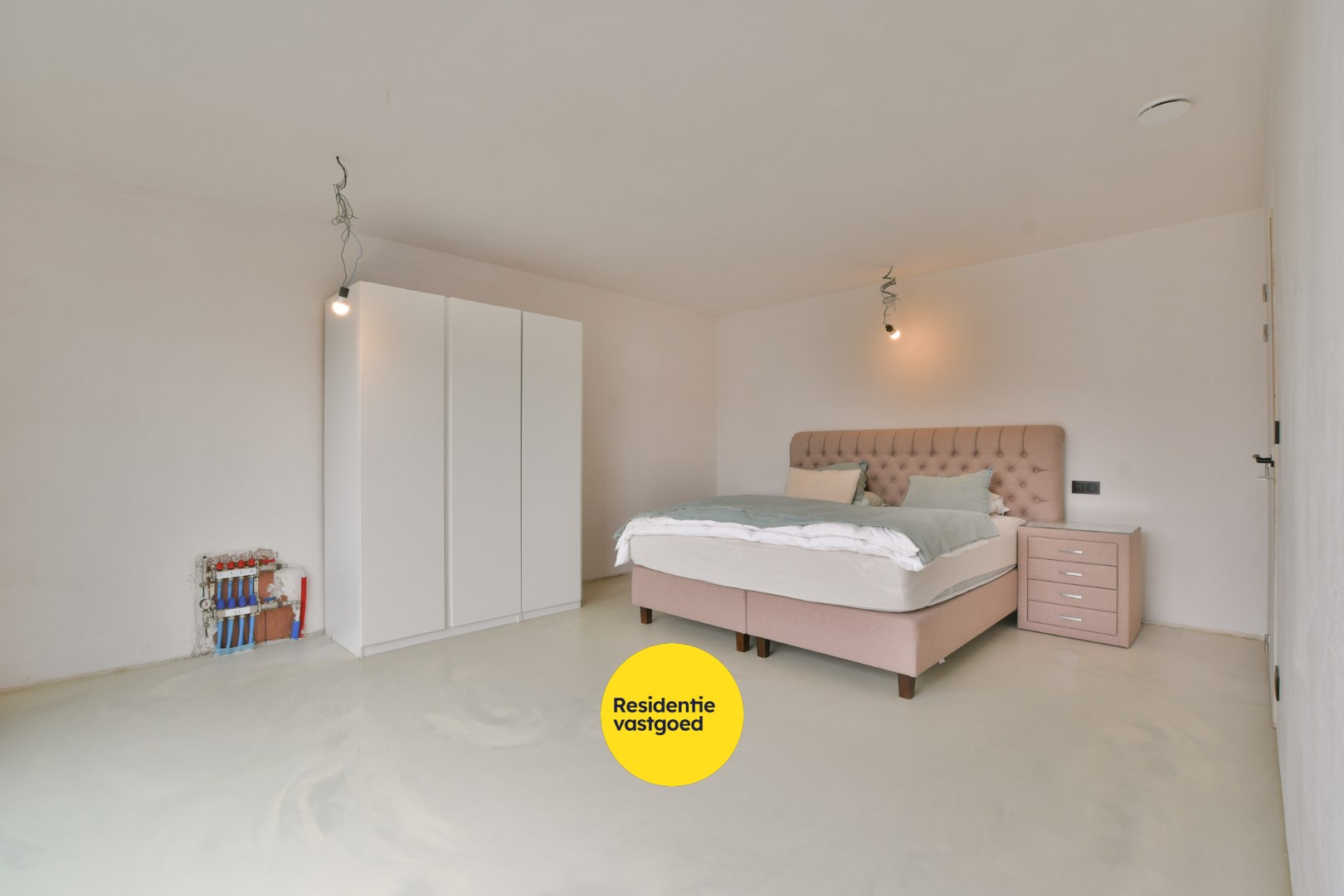 Exclusieve koppelvilla van 348 m² met 6 slaapkamers in rustige woonwijk 