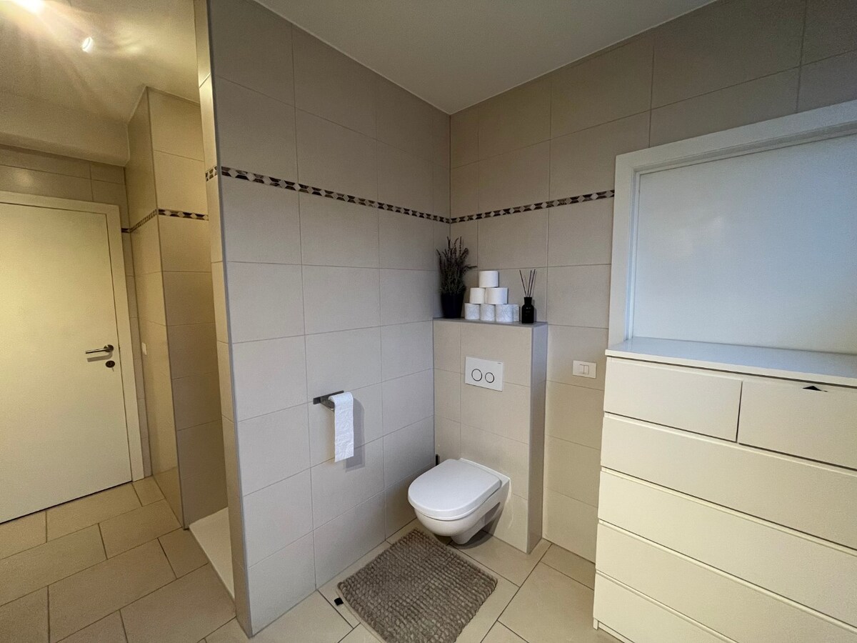 Bijzonder ruim 2-slpk-luxeappartement in centrum De Pinte 