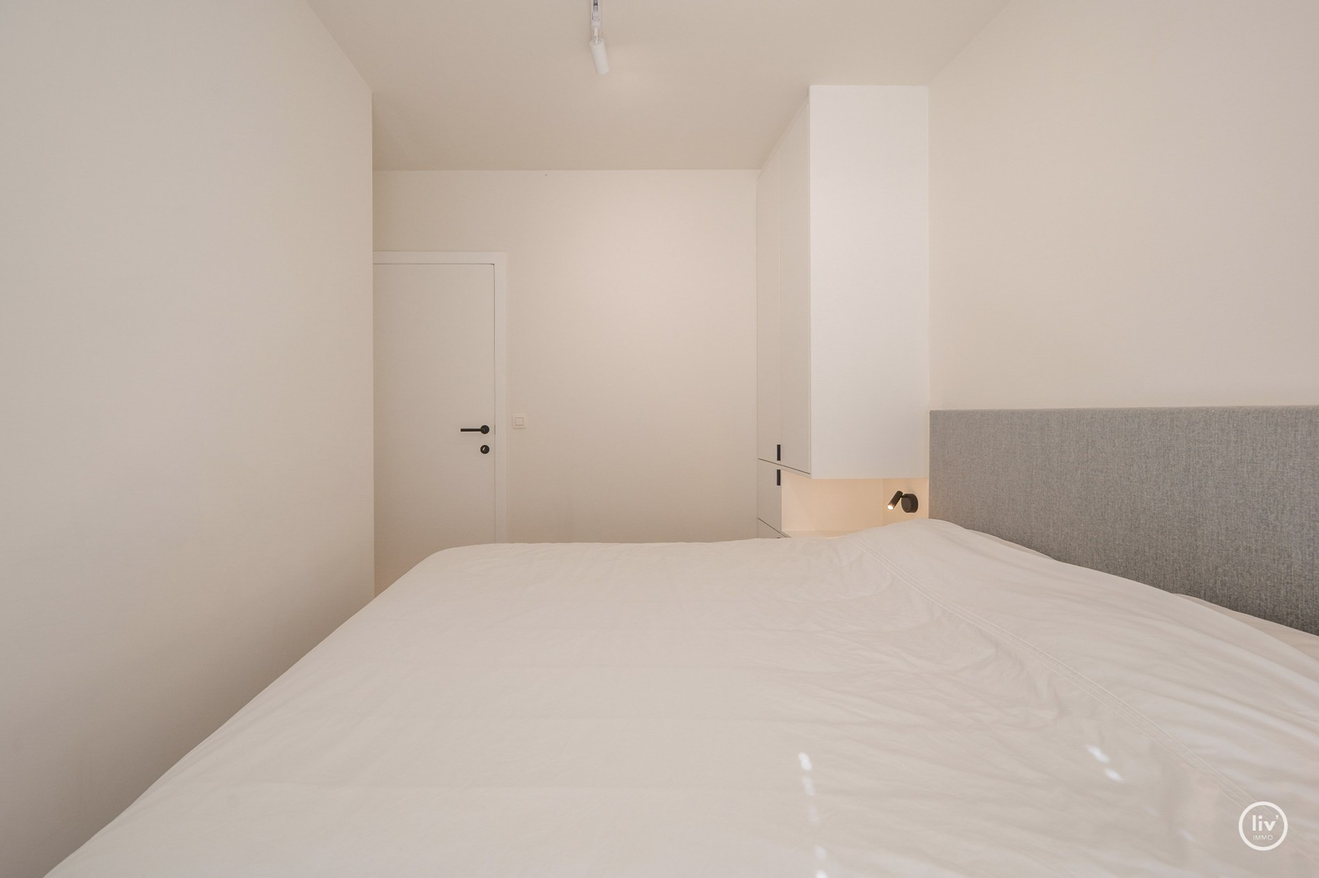 Appartement magnifiquement rénové, situé au calme, à proximité de l'avenue Lippens et de la mer à Knokke. 