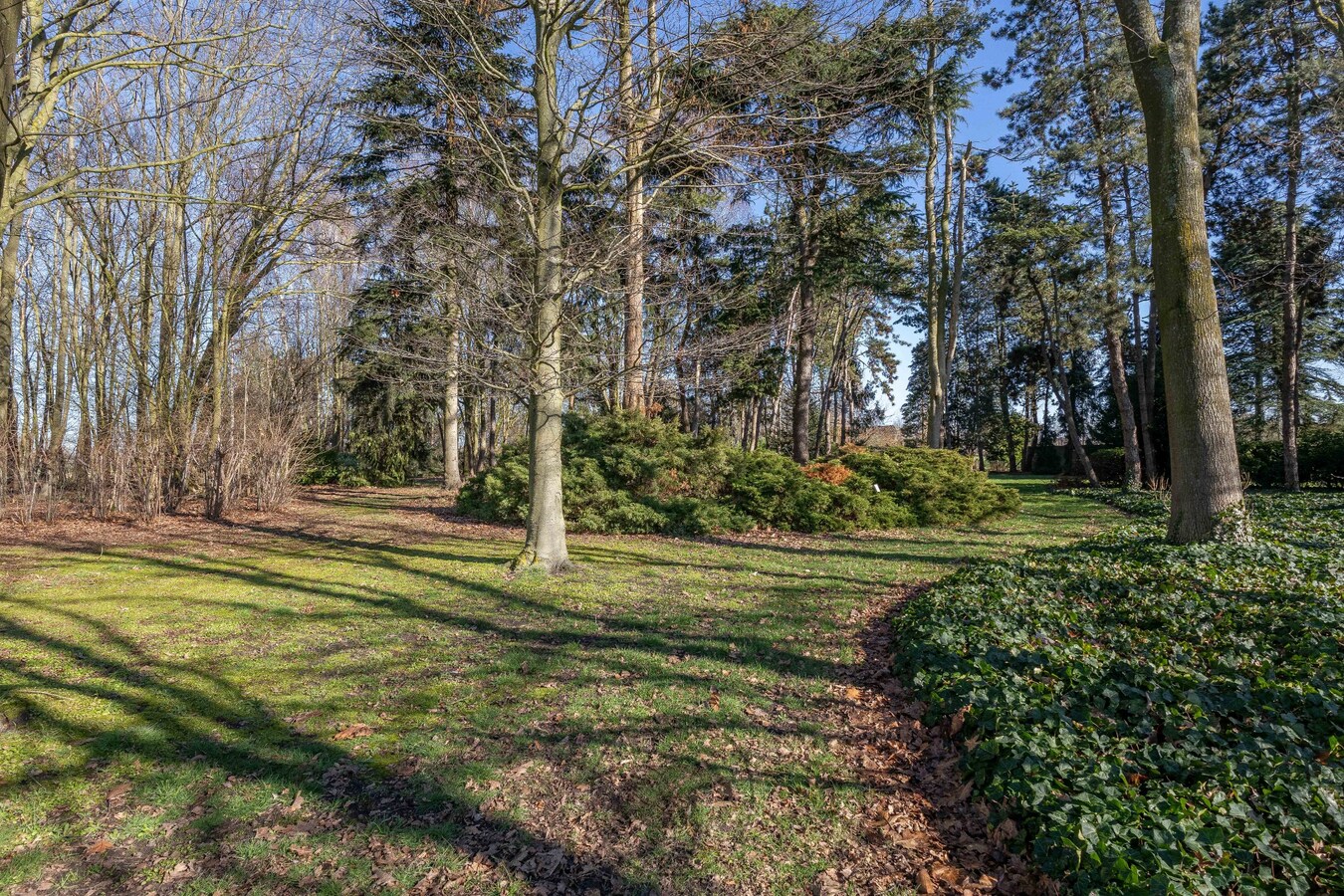 Franse villa met parktuin te Lochristi 