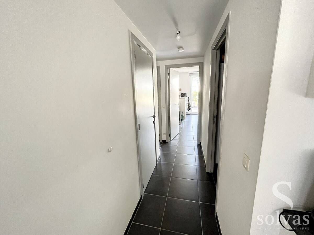 Gelijkvloersappartement met twee slaapkamers én garage 