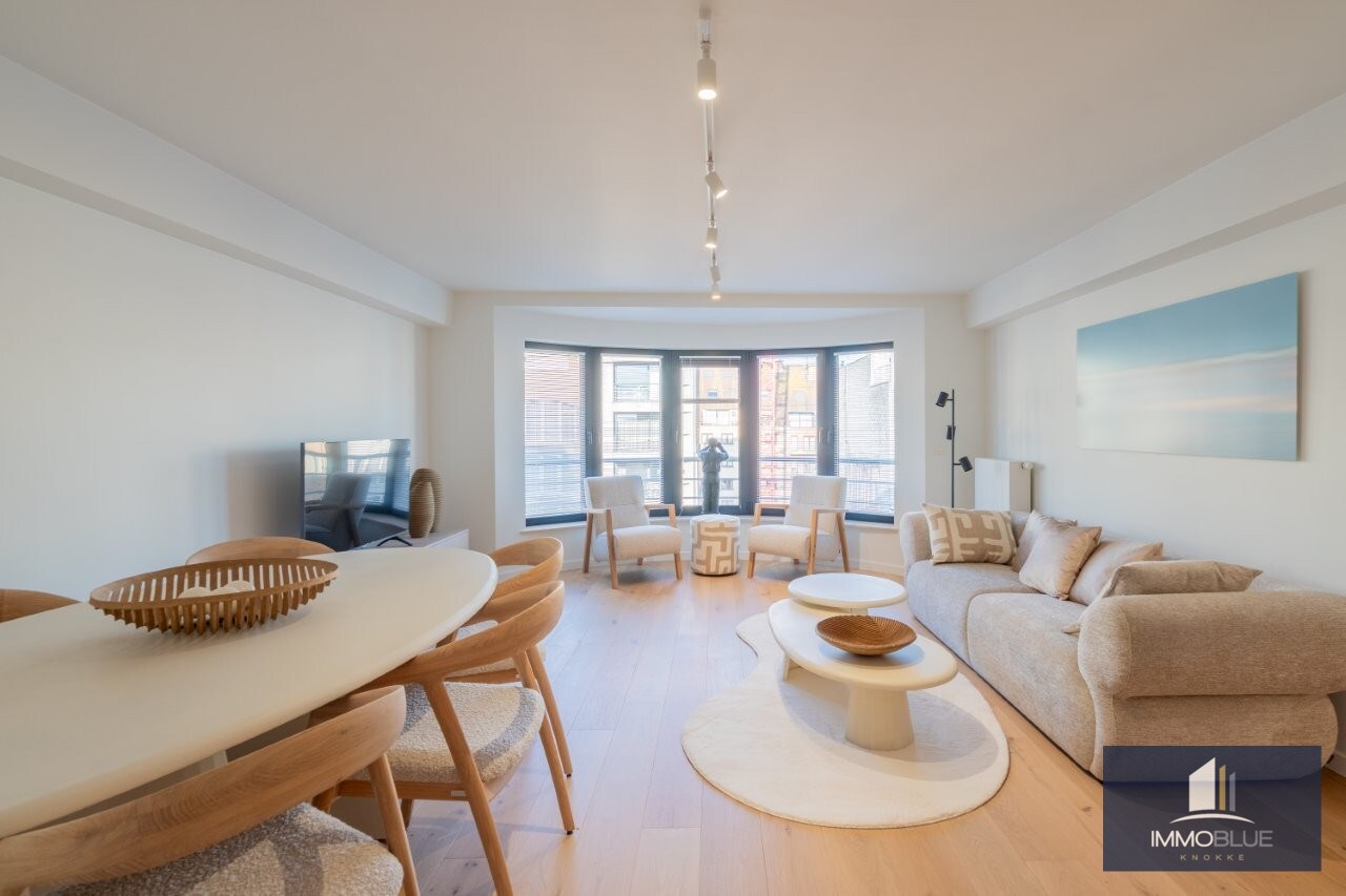 Appartement entièrement rénové et lumineux, situé dans une petite résidence. 