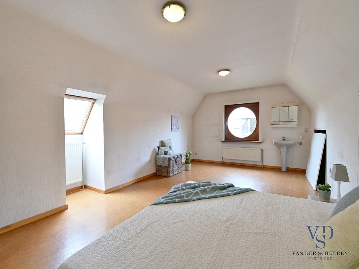 Knappe villa in 't groene Schelderode (EPC van 216 !). 