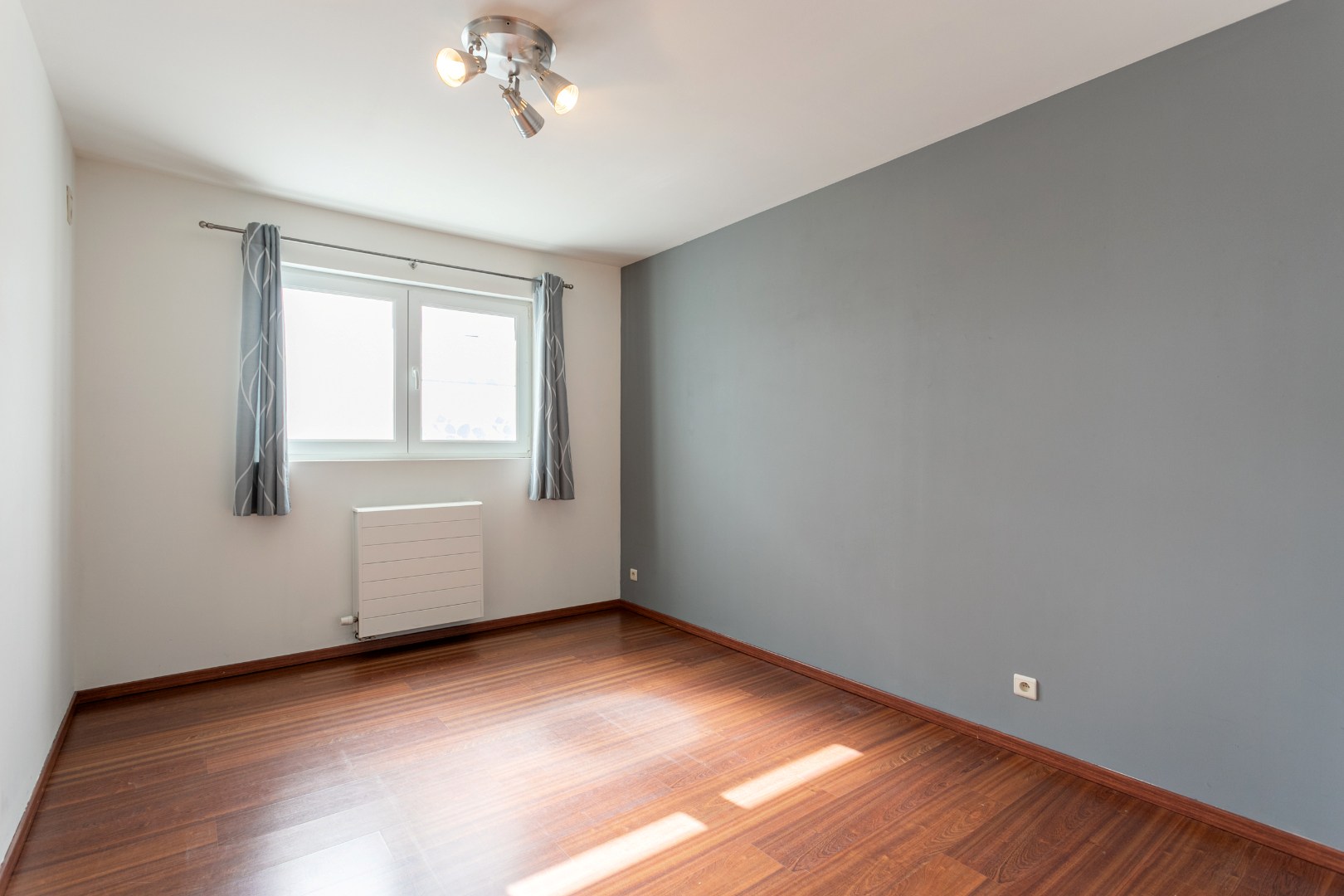 Recente woning (EPC B) met 5 slaapkamers en tuin te Vollezele 