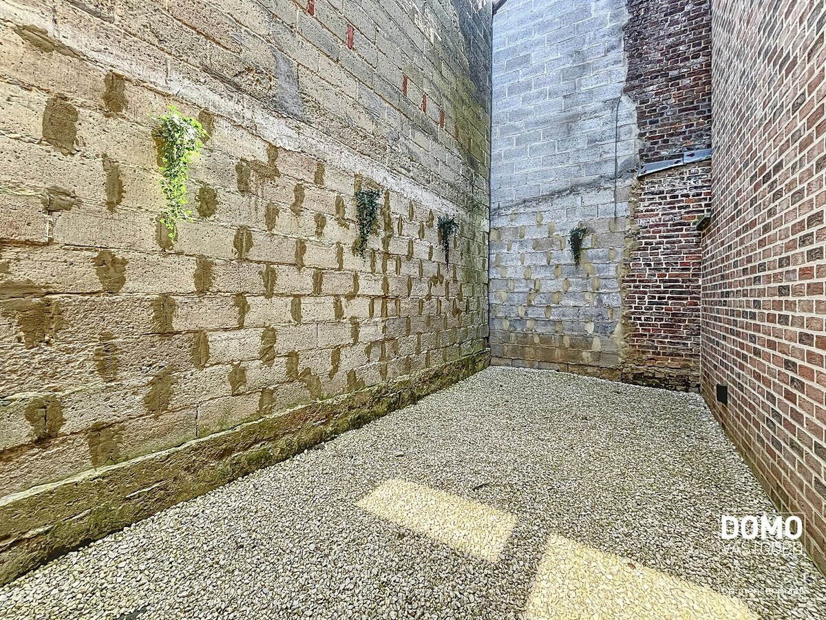 PRACHTIG GERENOVEERDE, LICHTRIJKE WONING MET 3 SLAAPKAMERS, 2 BADKAMERS, EEN ZONNIGE TUIN EN 2 PARKEERPLAATSEN TE GINGELOM (MIELEN-BOVEN-AALST) 