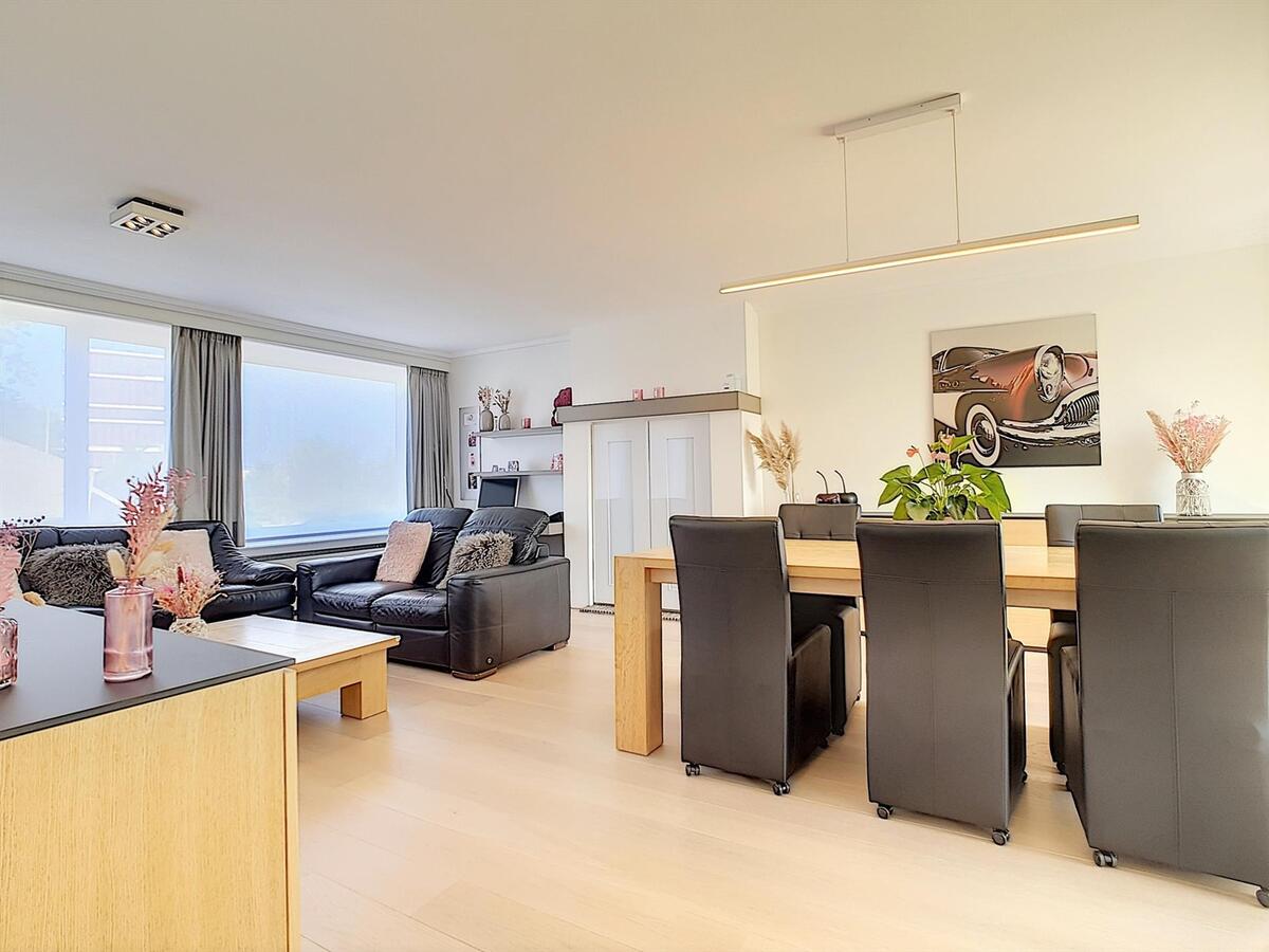 Mooie bel-étage met zeer ruime garage en knap aangelegde tuin - Zeebrugge 