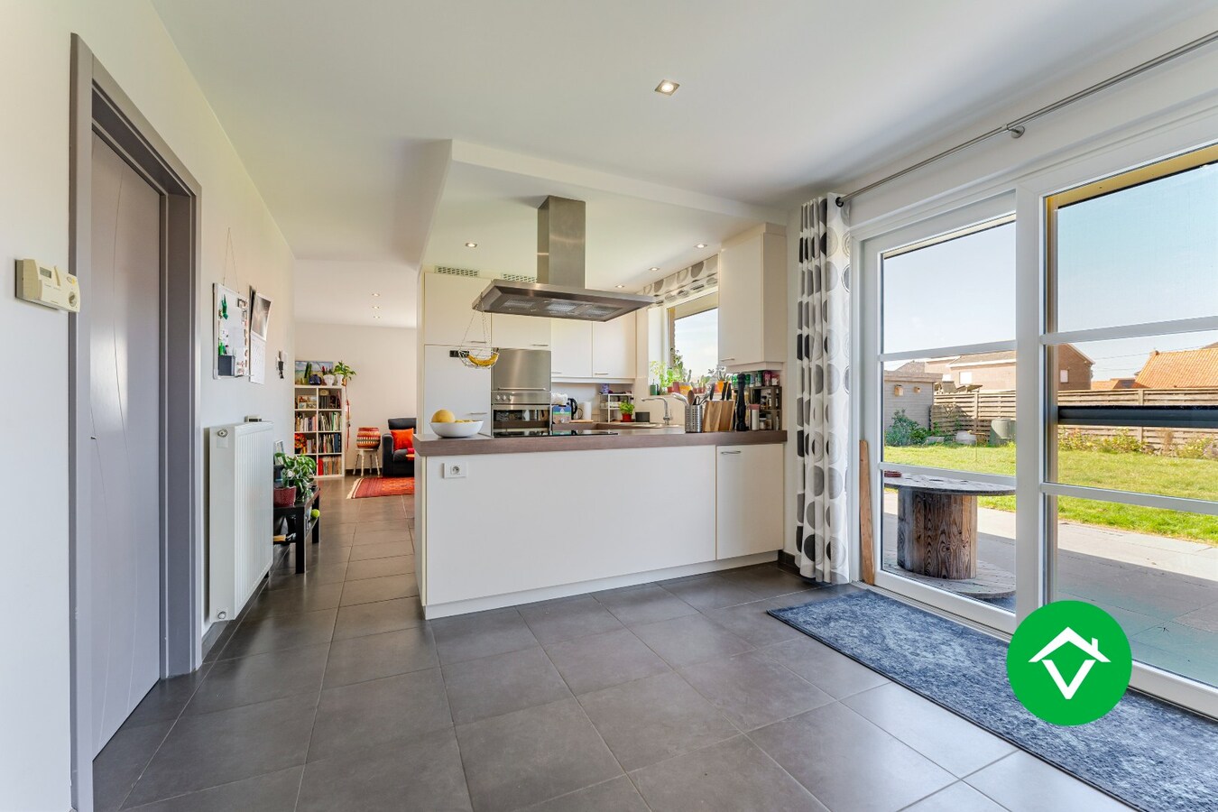 Hedendaagse gezinswoning met 5 slaapkamers en carport in Koekelare (De Mokker) 