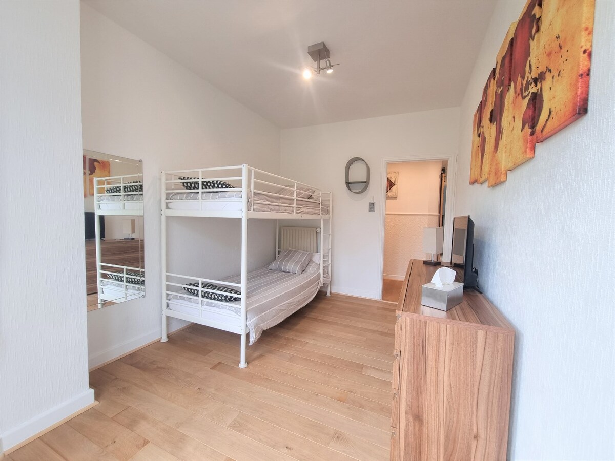 Zeer aangenaam, lichtrijk &amp; gezellig appartement te Blankenberge 