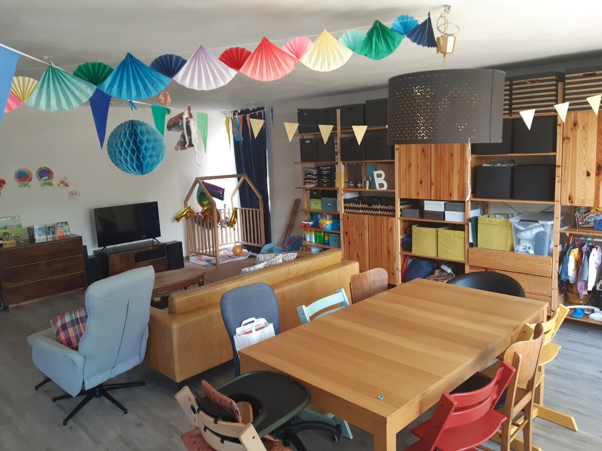 BEN-appartement met terras en tuintje. 