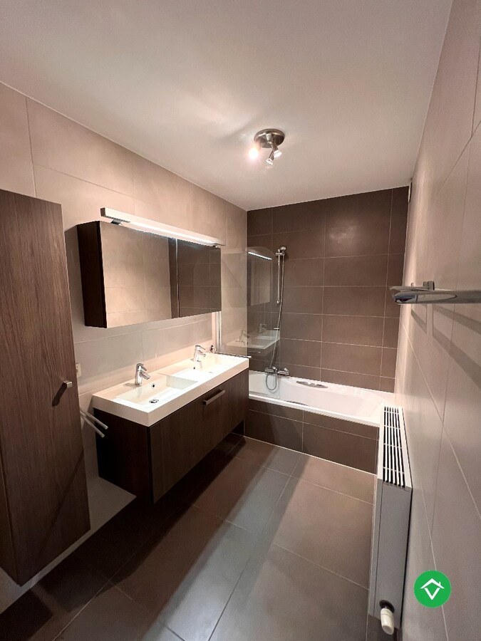 Appartement met 2 slaapkamers en ruim terras te Oostende 