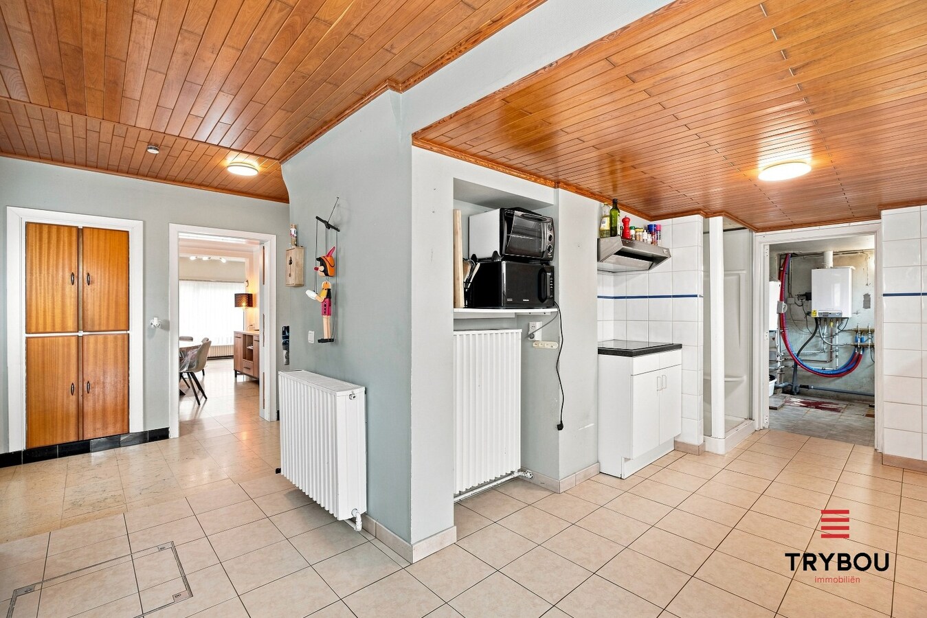 Uitstekende gelegen woning met loods en tuin! 