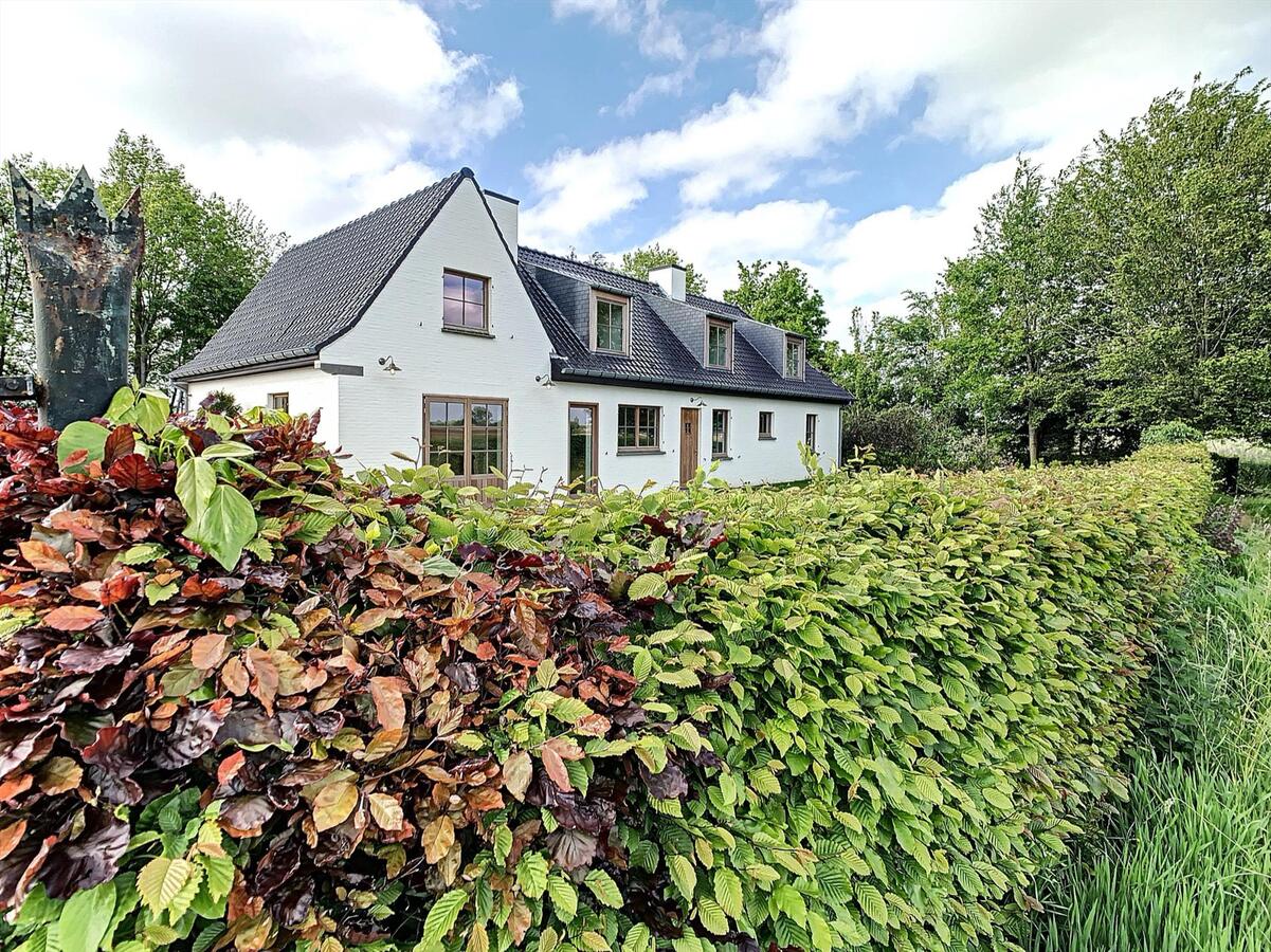 Exclusieve villa te huur in Kruishoutem 