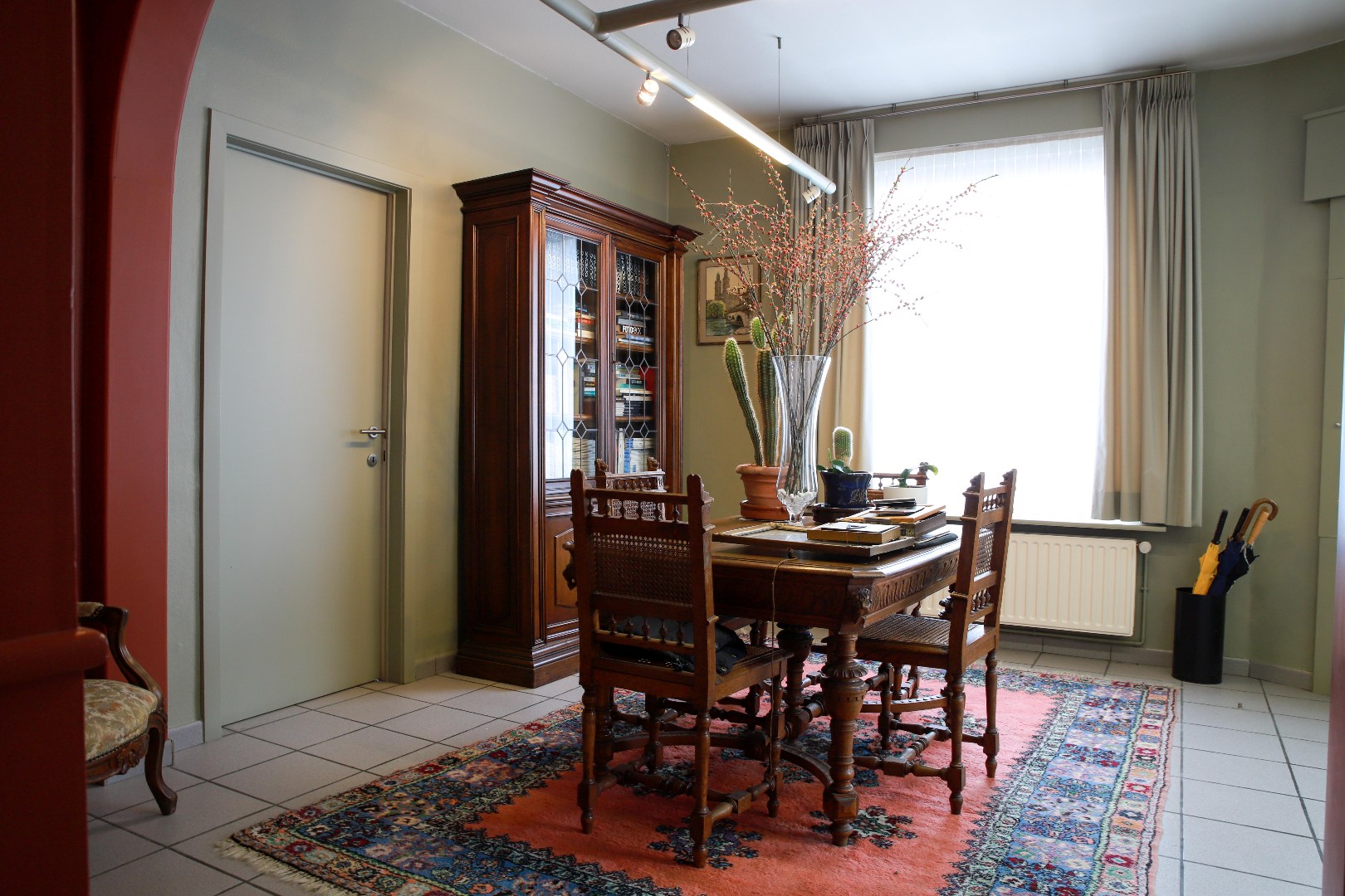 Ruime, goed gelegen hoekwoning met garage en tuin 