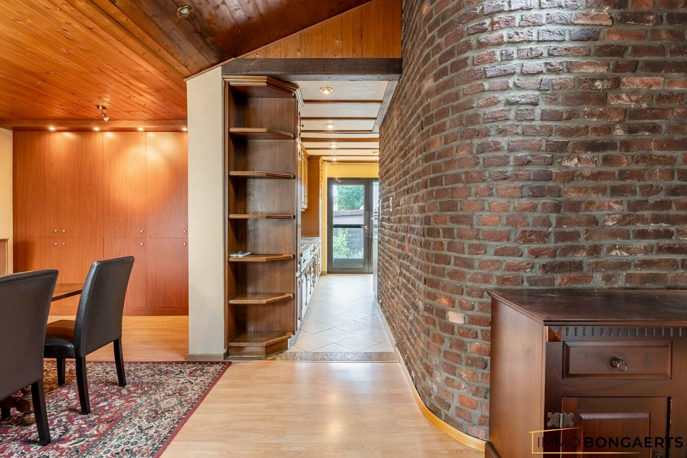 Ruime woning met vier slaapkamers 