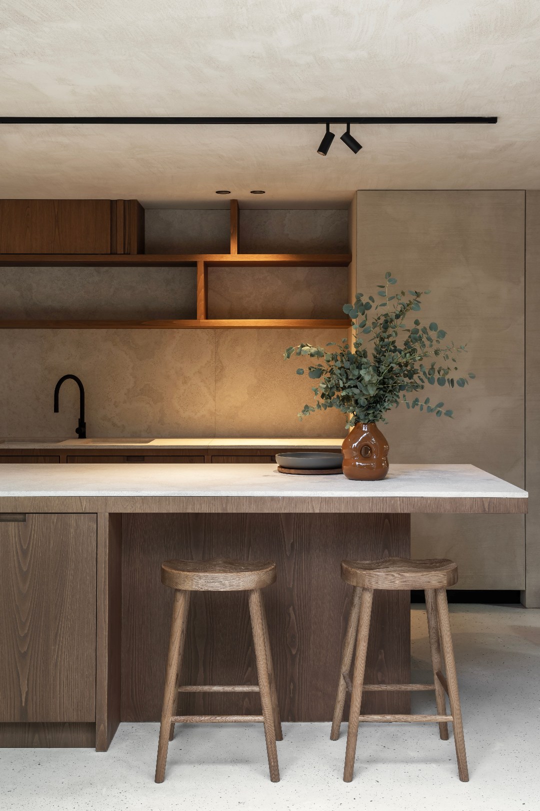 Moderne gerenoveerde villa gelegen in een residentiele wijk aan het Zoute. 