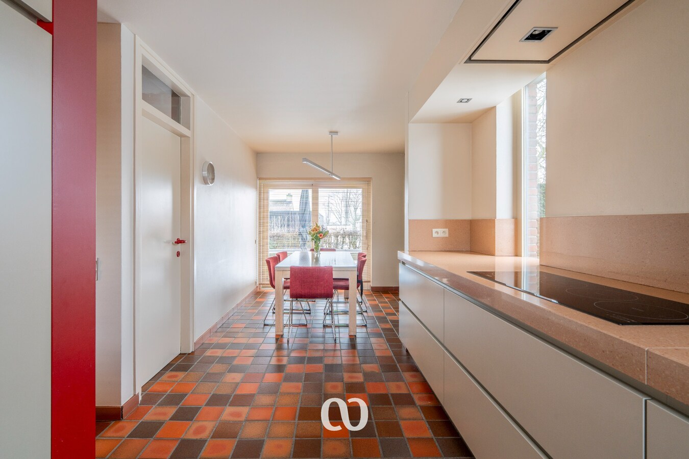 Bijzondere architectenwoning in groene en rustige omgeving 