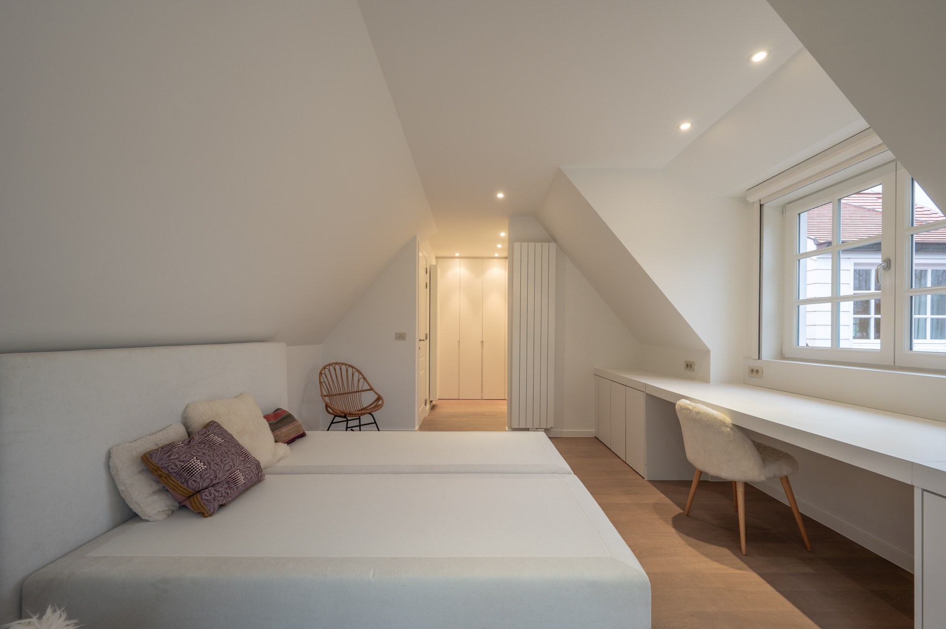 Villa exclusive entièrement meublée avec 5 chambres, piscine et double garage - emplacement prestigieux et calme près du Zoute. 