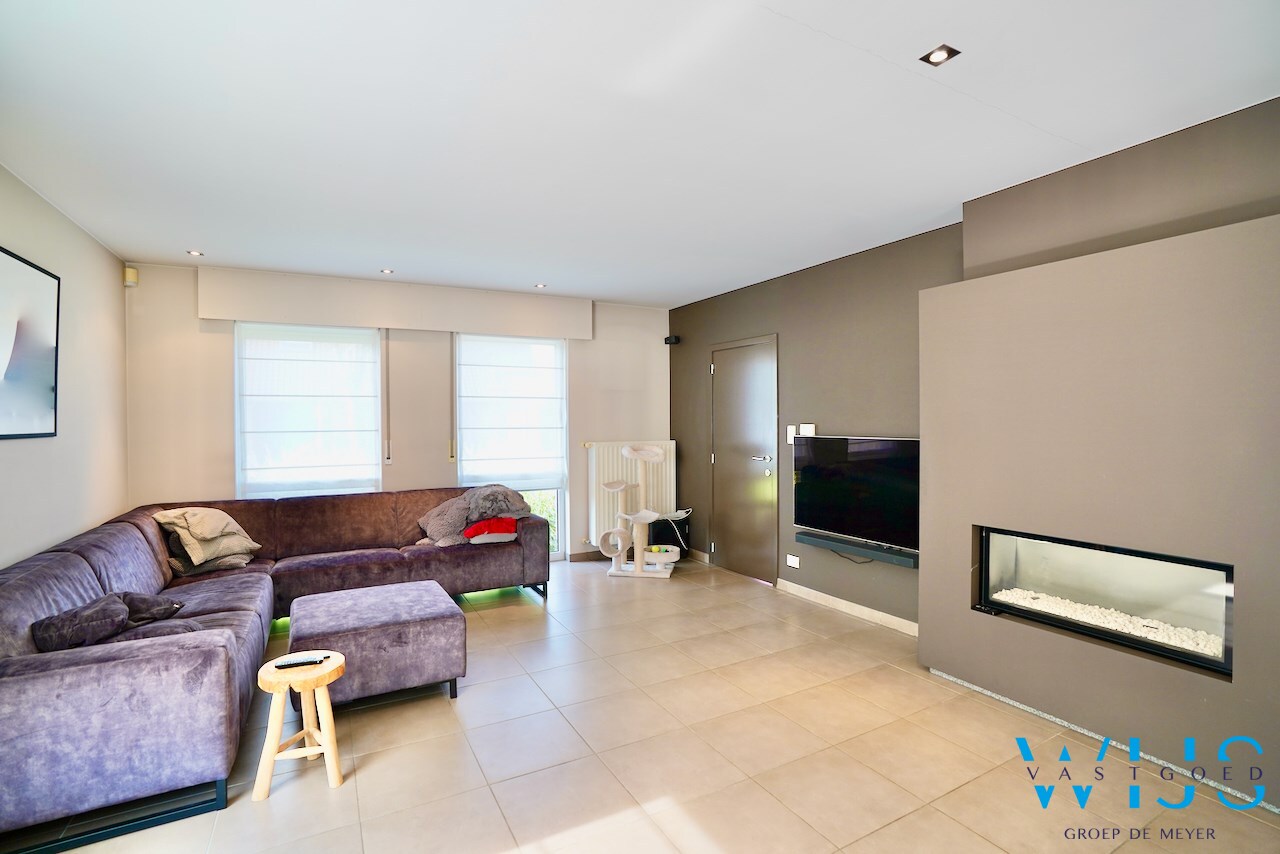 Stijlvolle alleenstaande woning met kapsalon te Kluizen 