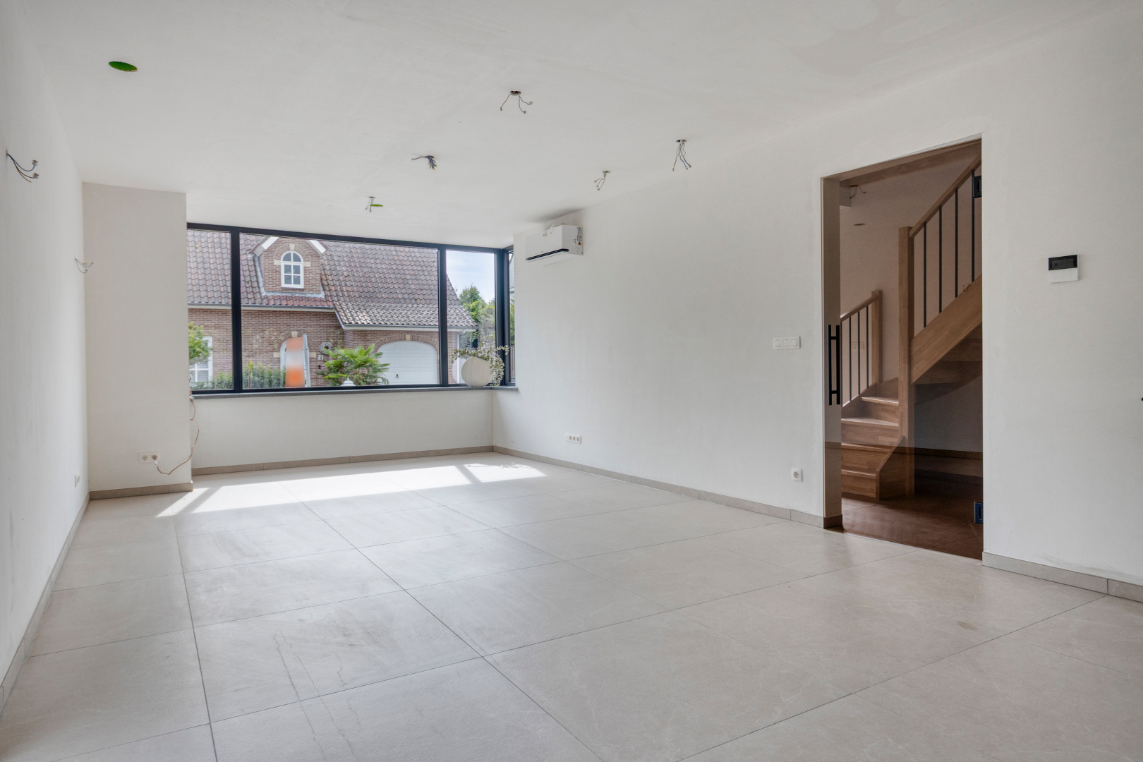 Heikant (NL) – Moderne vrijstaande woning met verrassend veel ruimte, energiezuinig comfort en mogelijkheden voor werken aan huis 