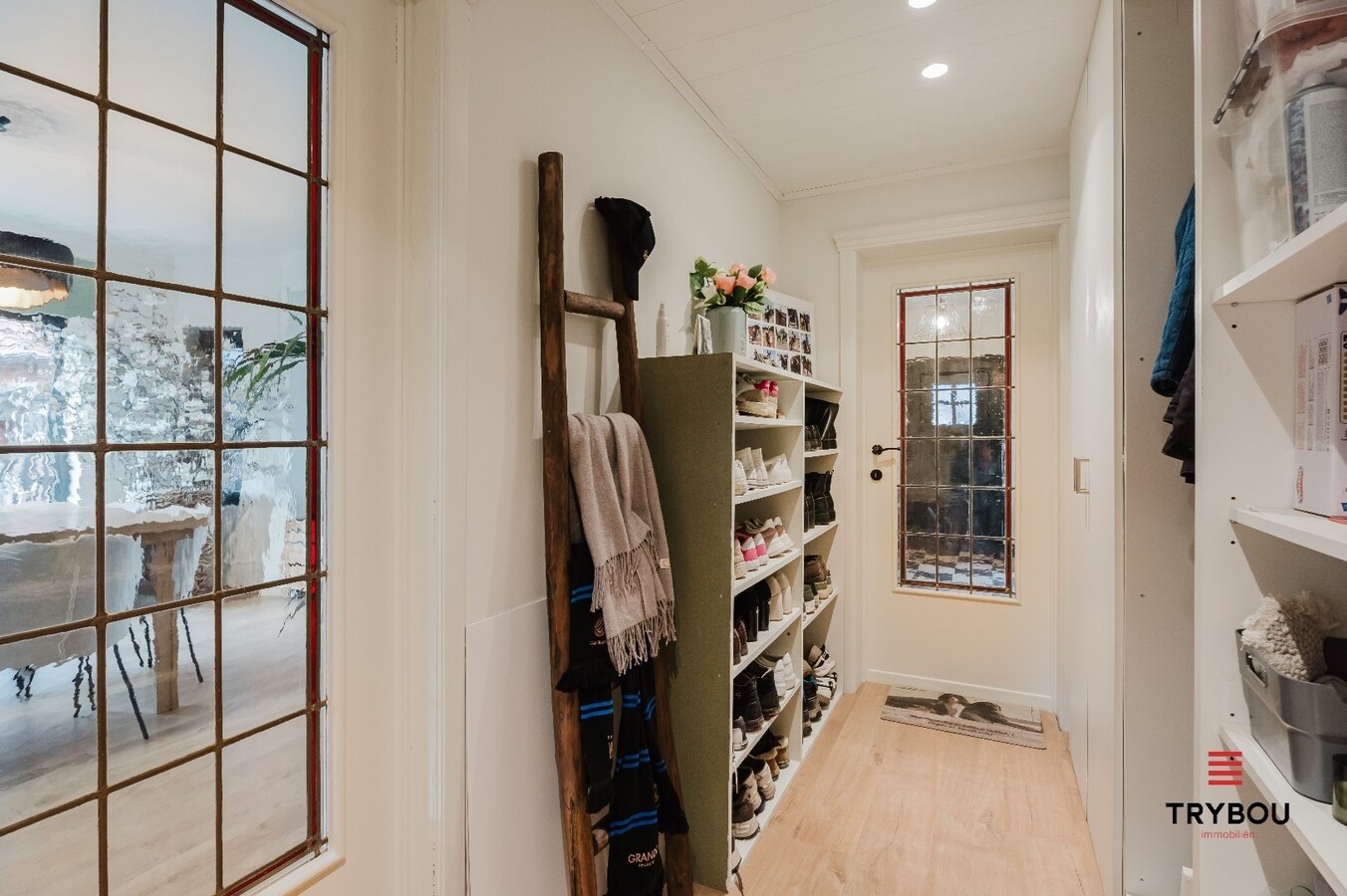 Verrassend ruime, lichtrijke woning op ruim perceel van 722m² te Jabbeke 