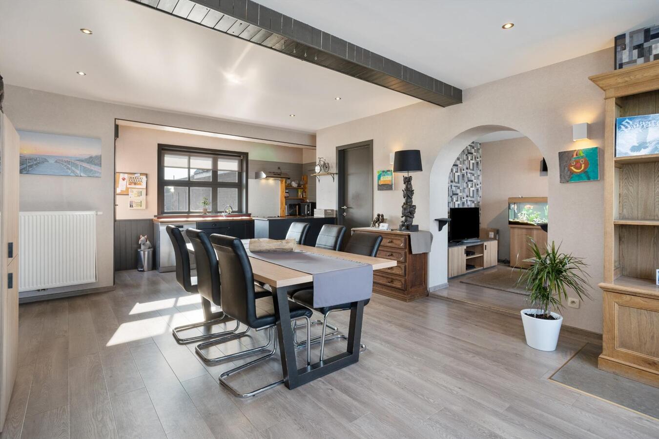 Recent gerenoveerde woning op 668m² 