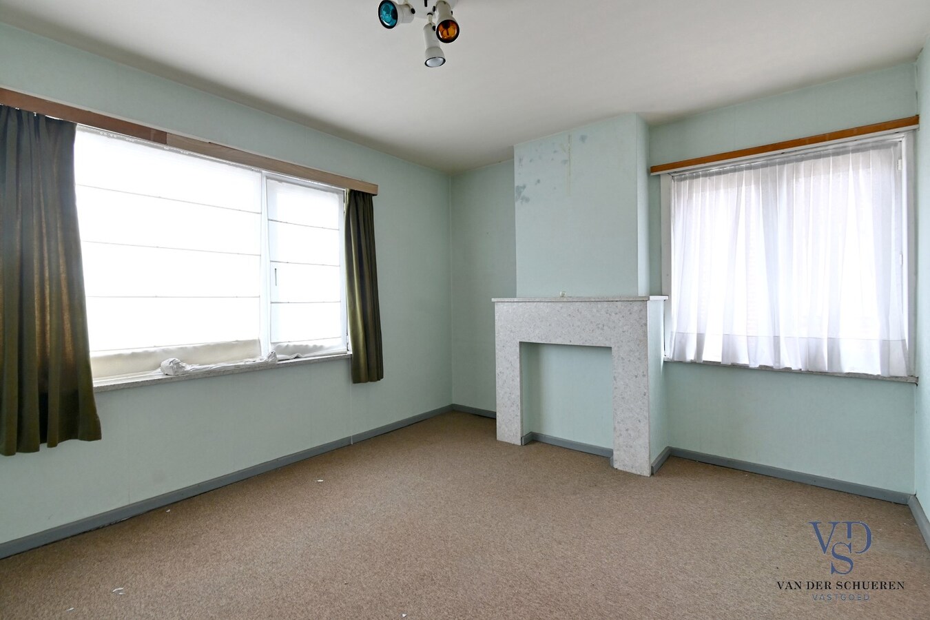 Degelijke Half Open Bebouwing. 