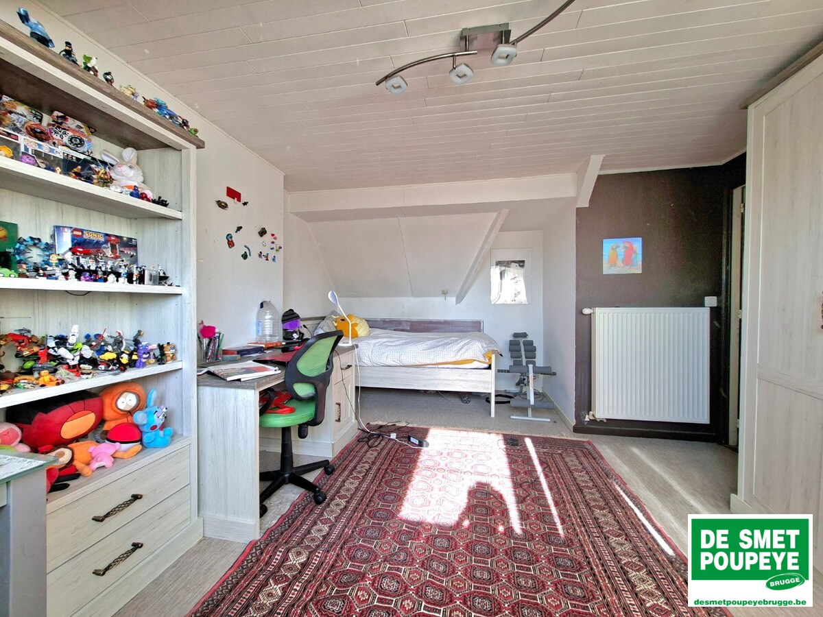 Ruime woning met garage 