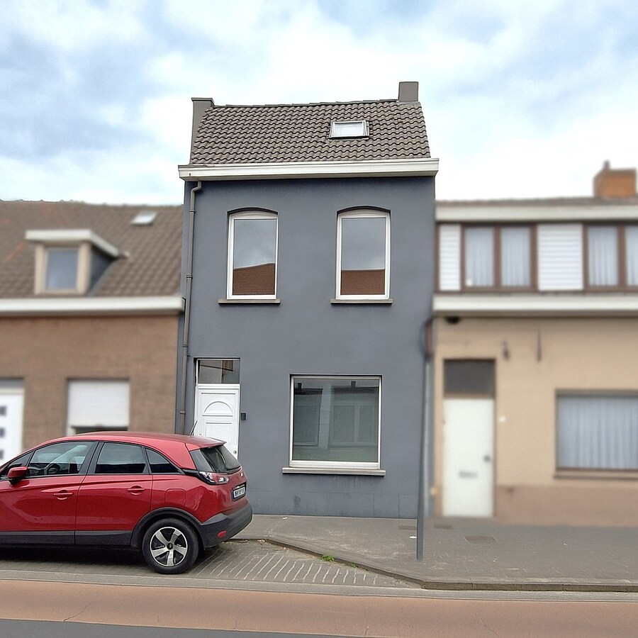Instapklare woning te Harelbeke met 3 slaapkamers nabij het centrum ! 