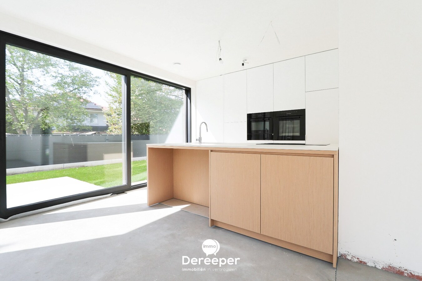 Nieuwbouwwoning met 4 slaapkamers op een uitstekende ligging in centrum Jabbeke 