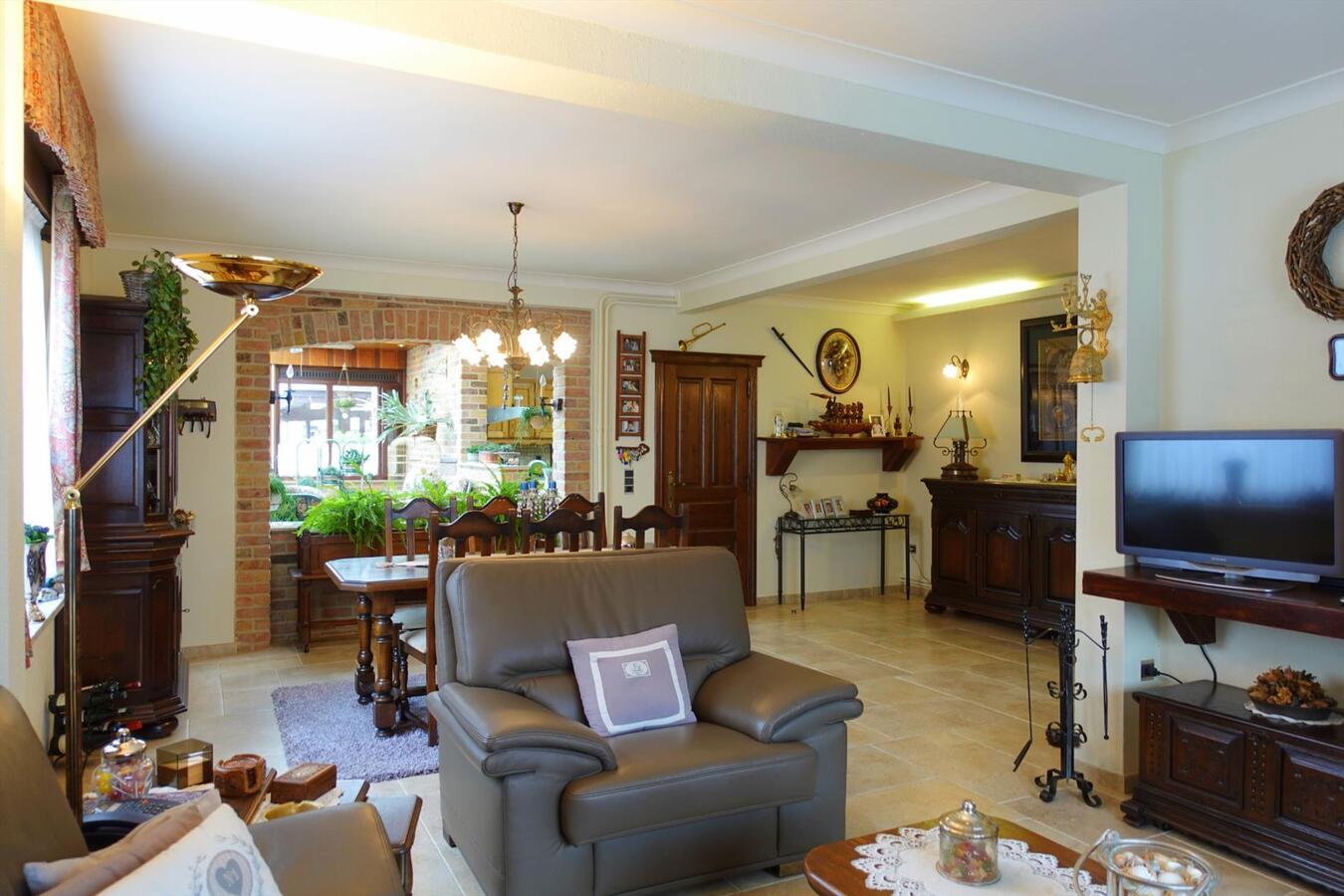 Uitzonderlijke woonst met werkplaats 