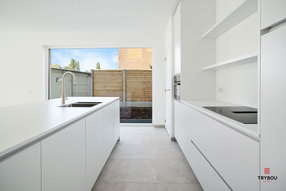 Moderne halfopen nieuwbouwwoning met 3 slaapkamers 