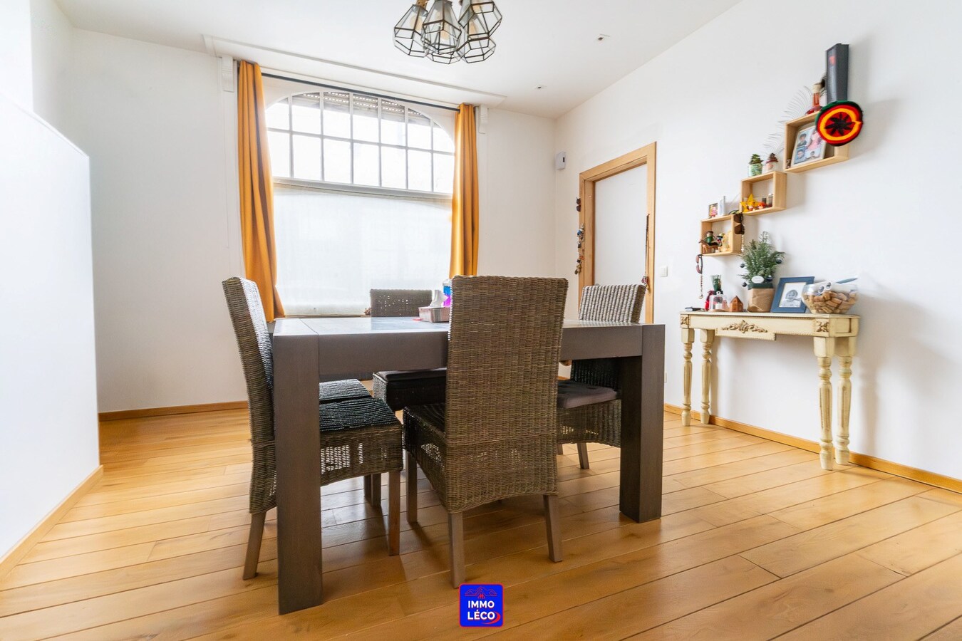 Immeuble de rapport : 3 logements et grand garage, idéal investisseurs ! 
