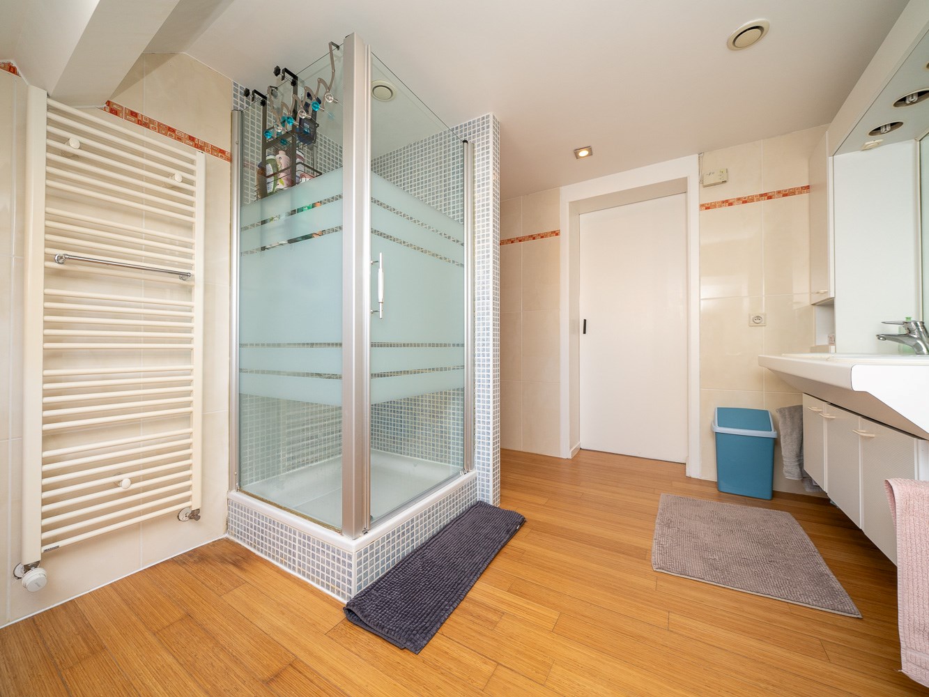 Charmante woning met 4 kamers en stadstuin 