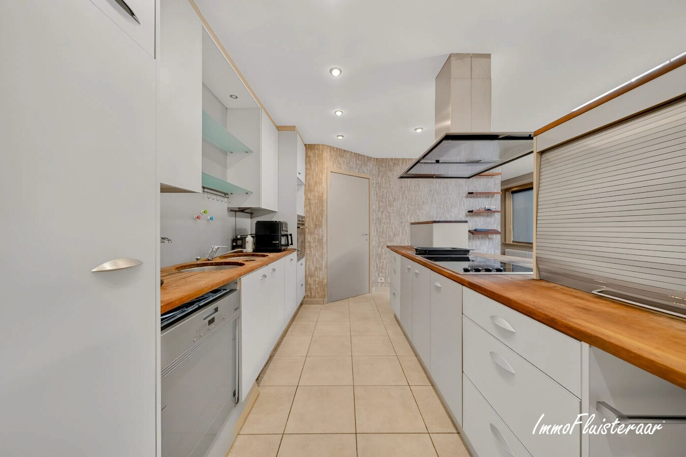 Unieke hippische accommodatie met 5 appartementen/studio’s op ruim 2,5 ha te Amougies (Henegouwen) 