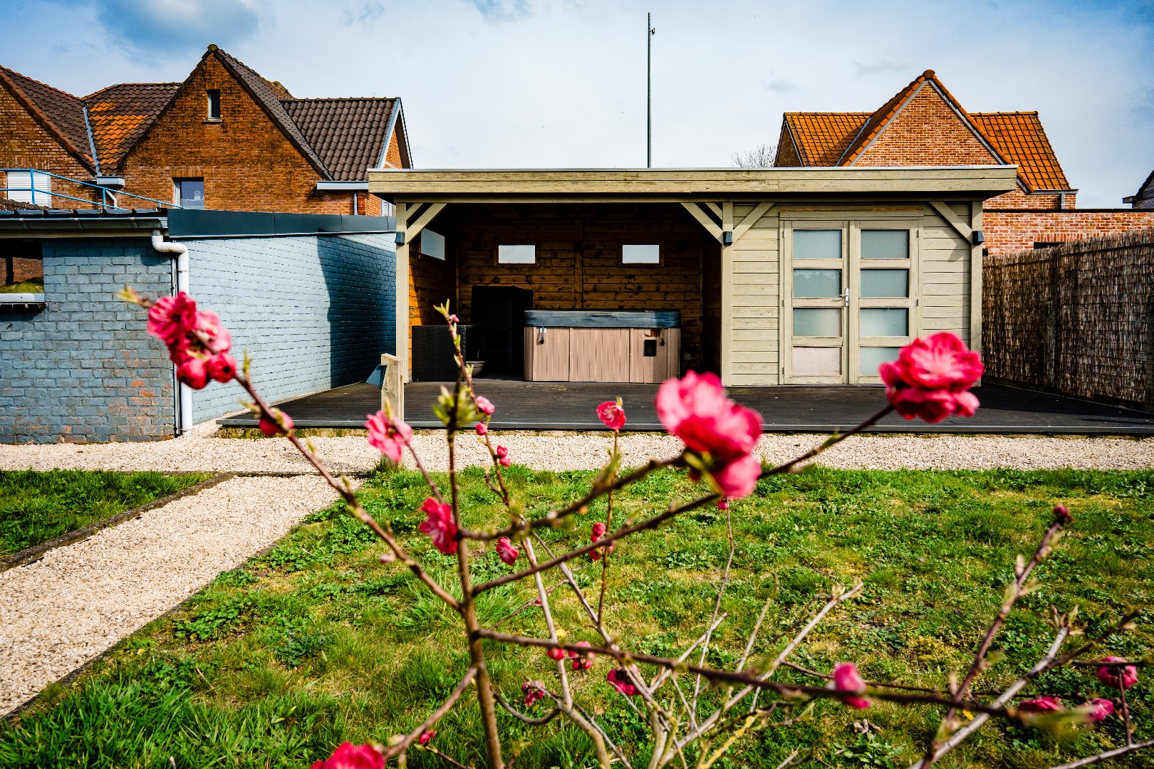 Woning op 501m² met aanpalend lot bouwgrond op 464m² te Maldegem 