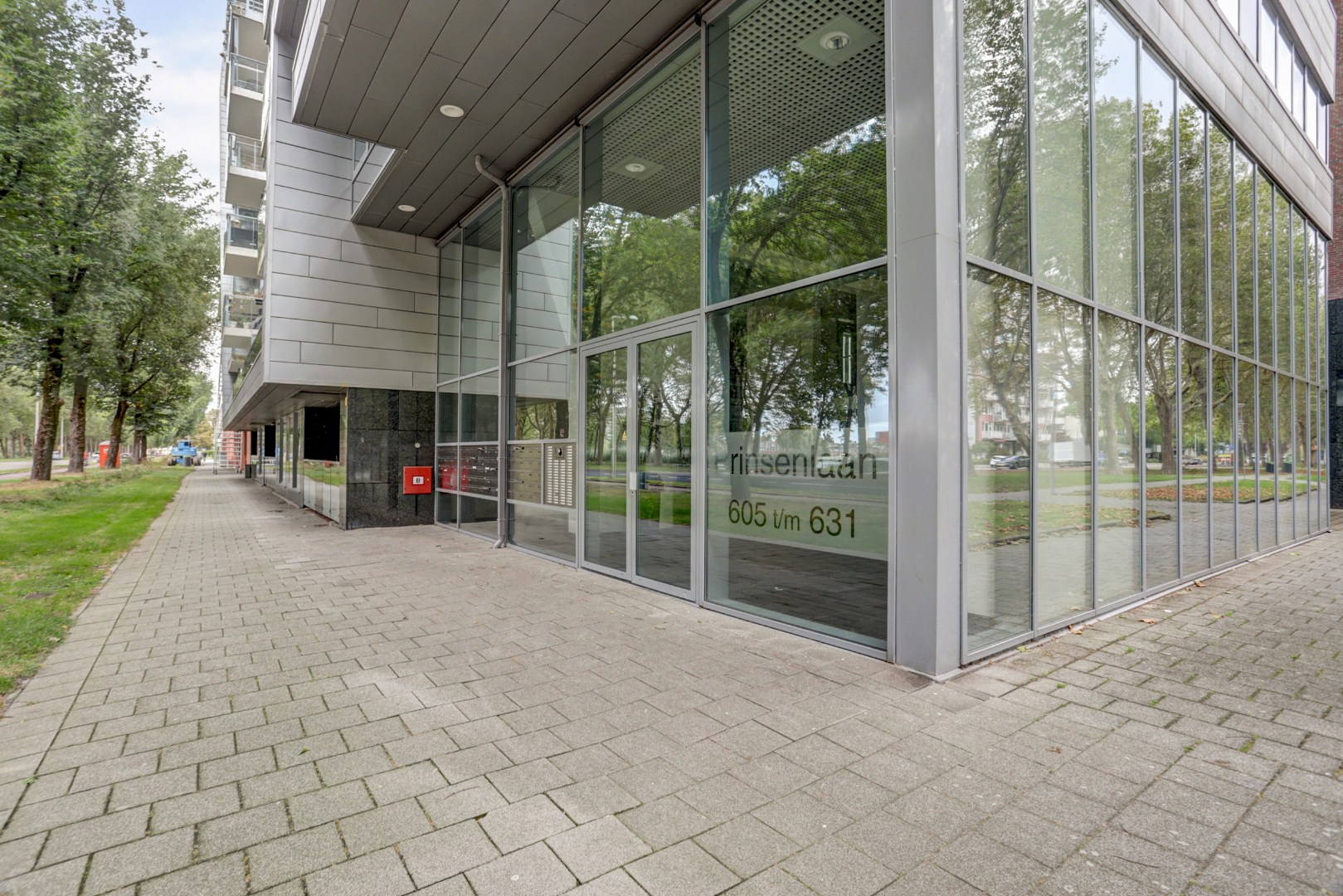 Op zoek naar meer dan 100 m² woonplezier met uitzicht en nabij Prinsenpark? 