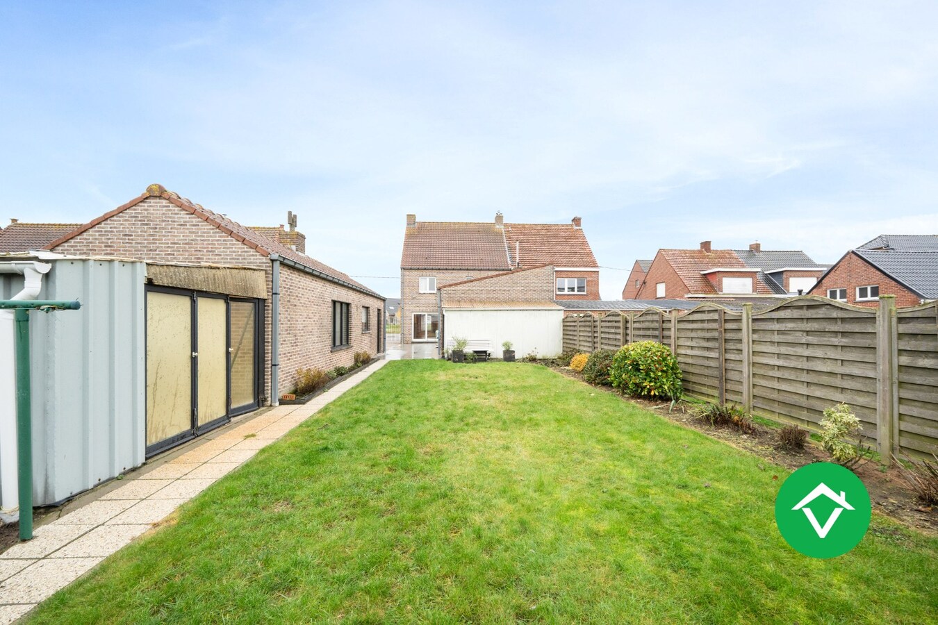 Instapklare woning met 4 slaapkamers en garage te Ichtegem 