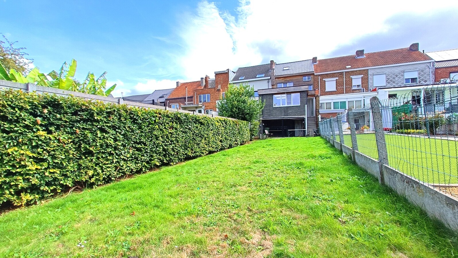 Woning met 3 slaapkamers, garage en tuin 