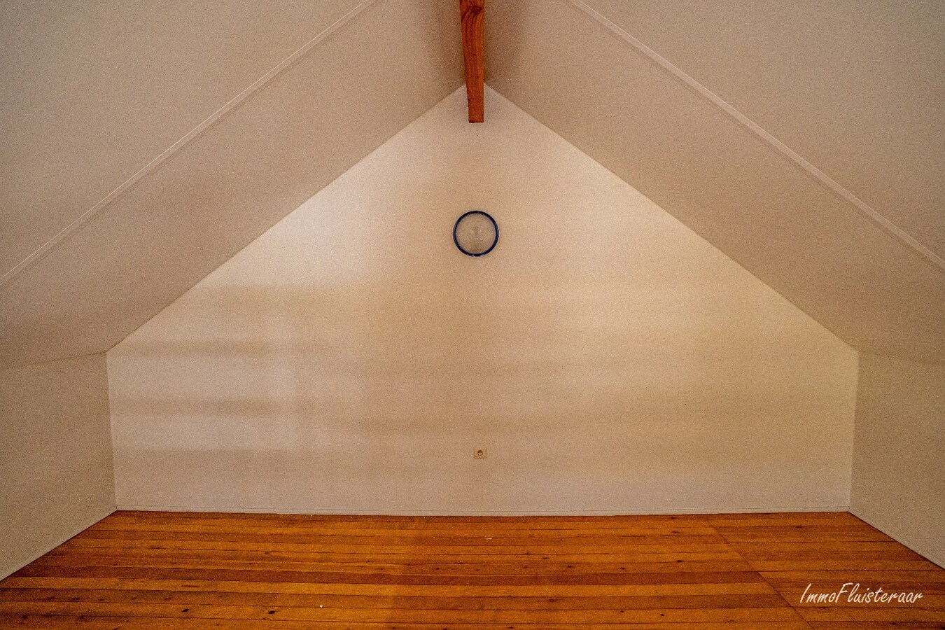 Uniek gelegen karaktervolle hoeve met twee stalgebouwen op ca. 2,4ha in Alken 