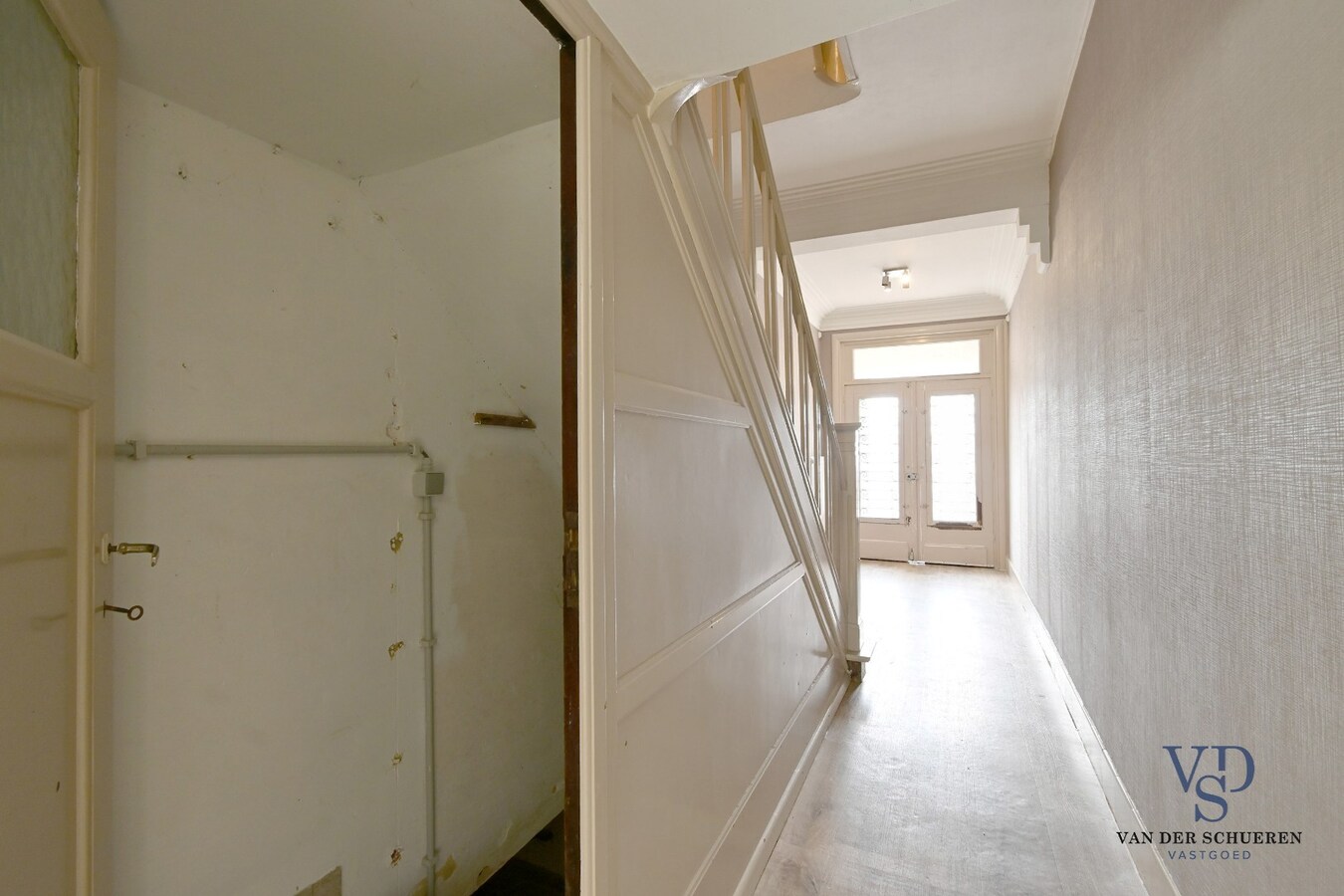 Te renoveren woning in centrum Balegem. 