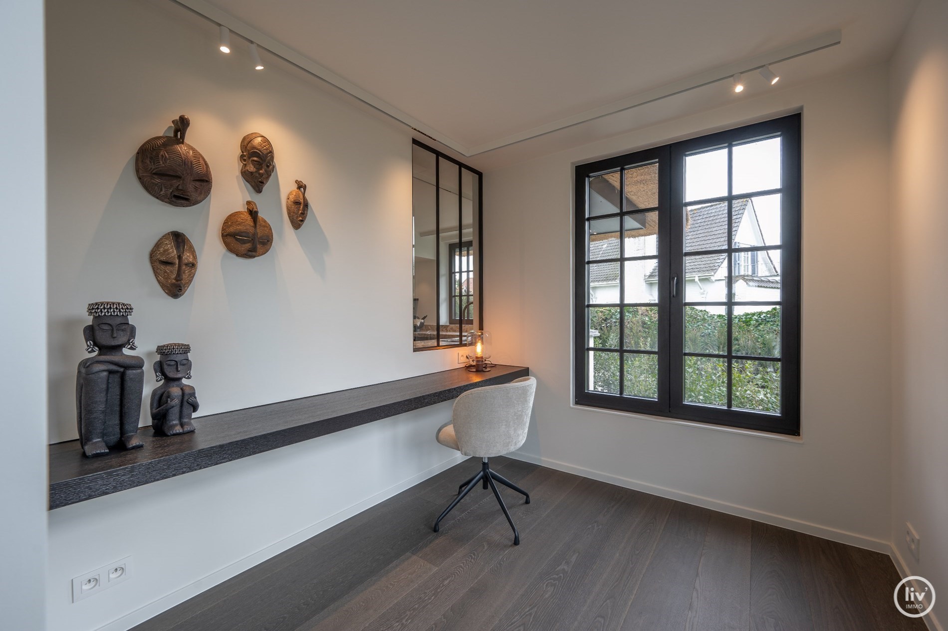 Belle villa individuelle, située au calme en bordure du Zoute, actuellement en rénovation. 