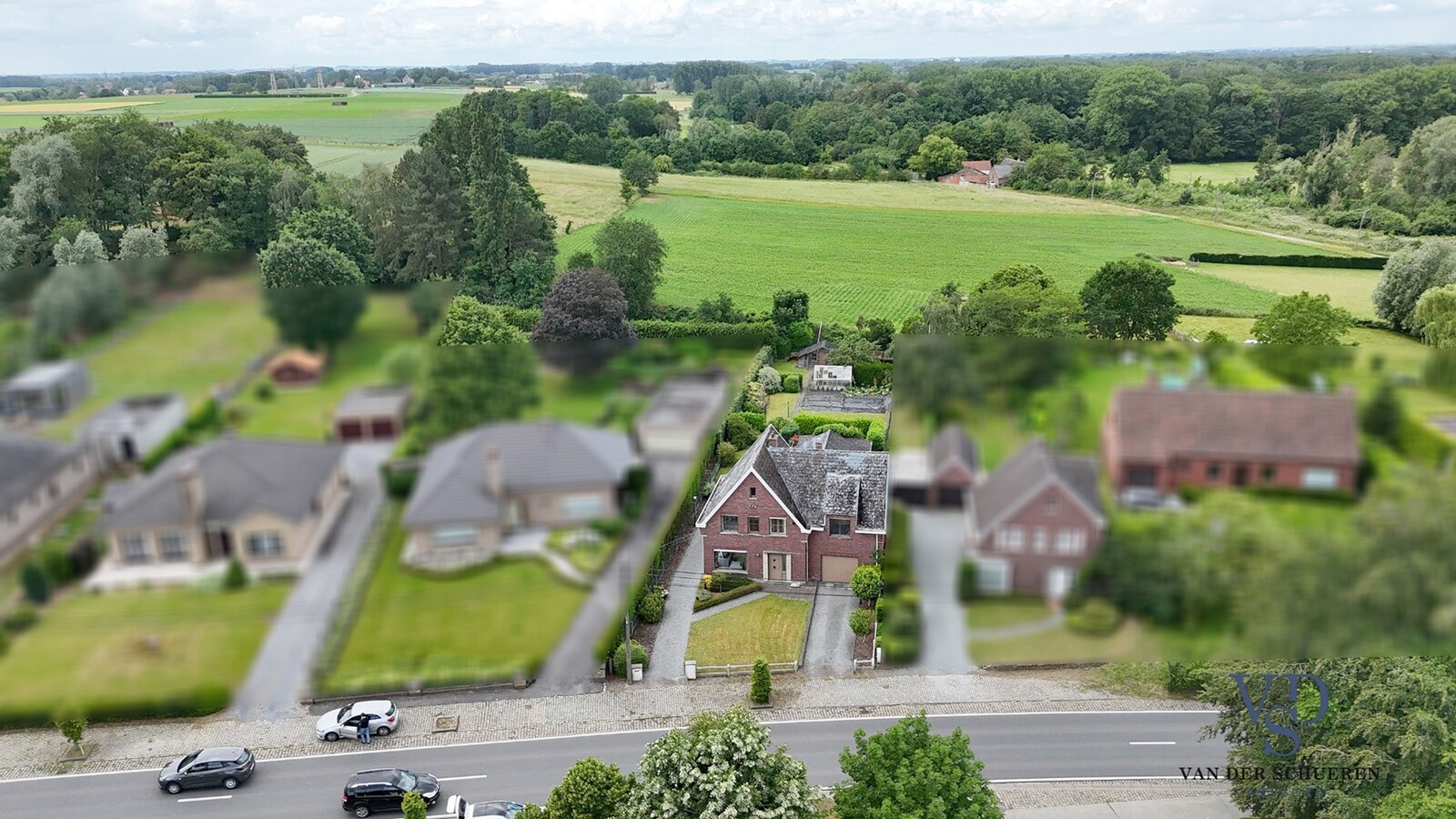 Ruim landhuis met tal van mogelijkheden. 