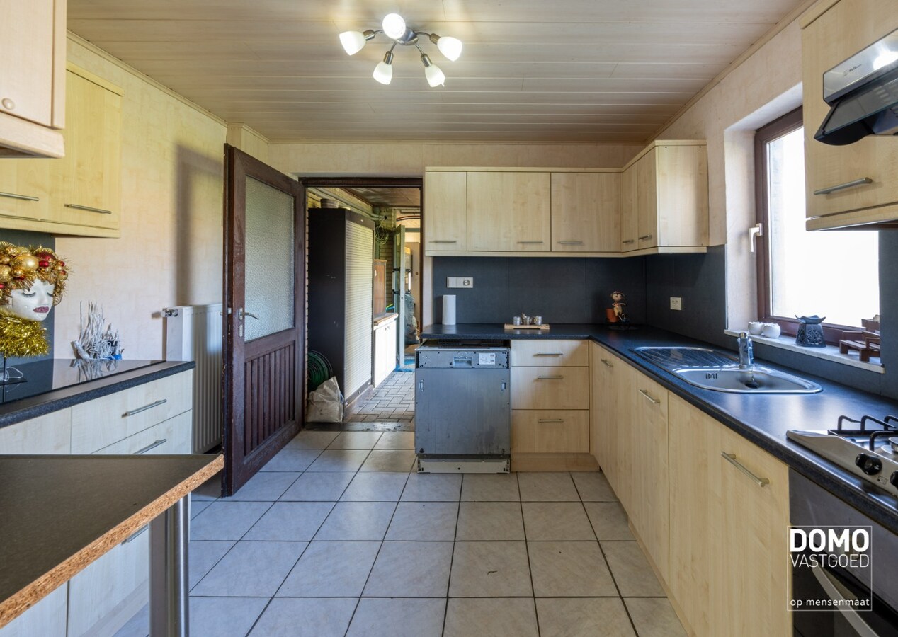 RUSTIG GELEGEN HALFOPEN BEBOUWING MET 4 SLAAPKAMERS EN EXTRA STUDIO OP EEN PERCEEL VAN 11A 45CA TE DIEPENBEEK 