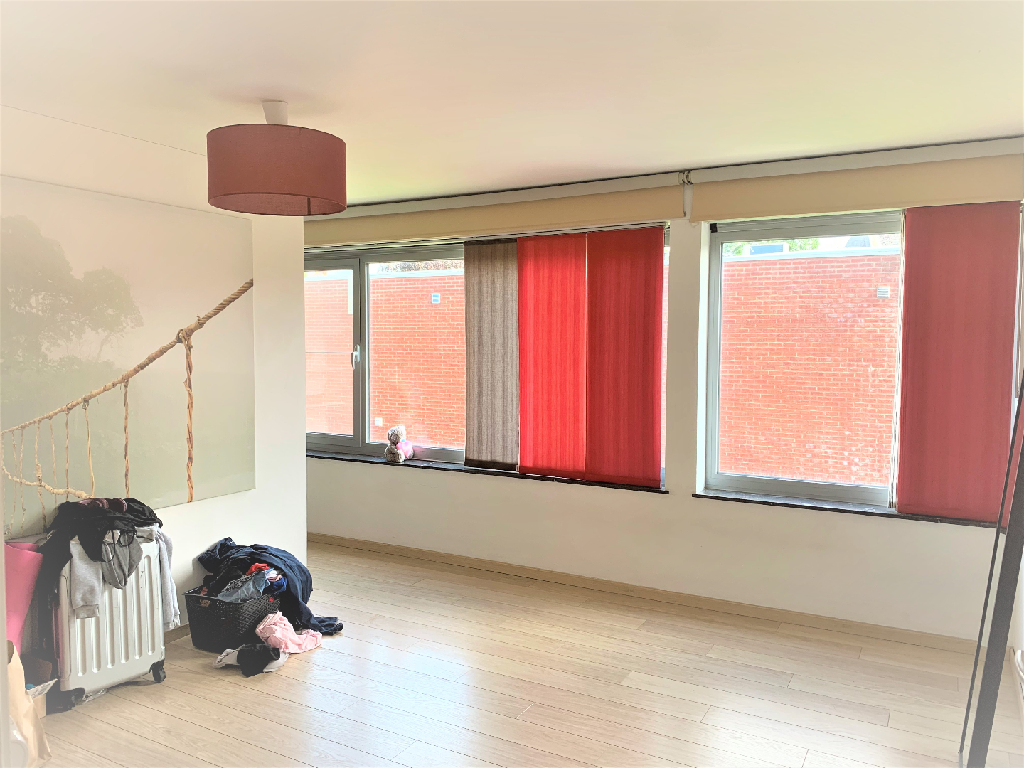 Halfopen woning met 3 slaapkamers &amp; zuidgerichte tuin 