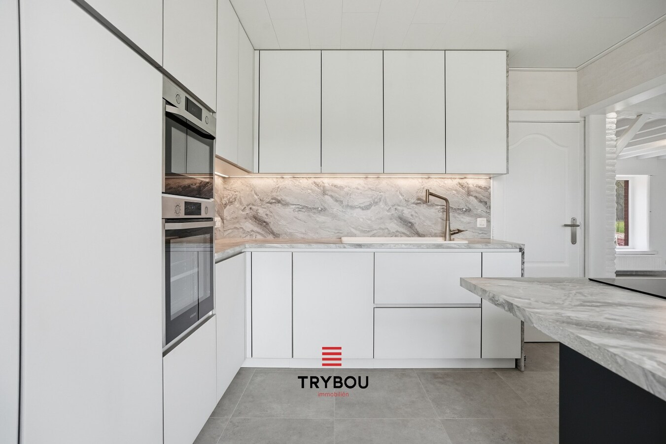 Ruime halfopen woning met 6 slaapkamers in Houthulst! 